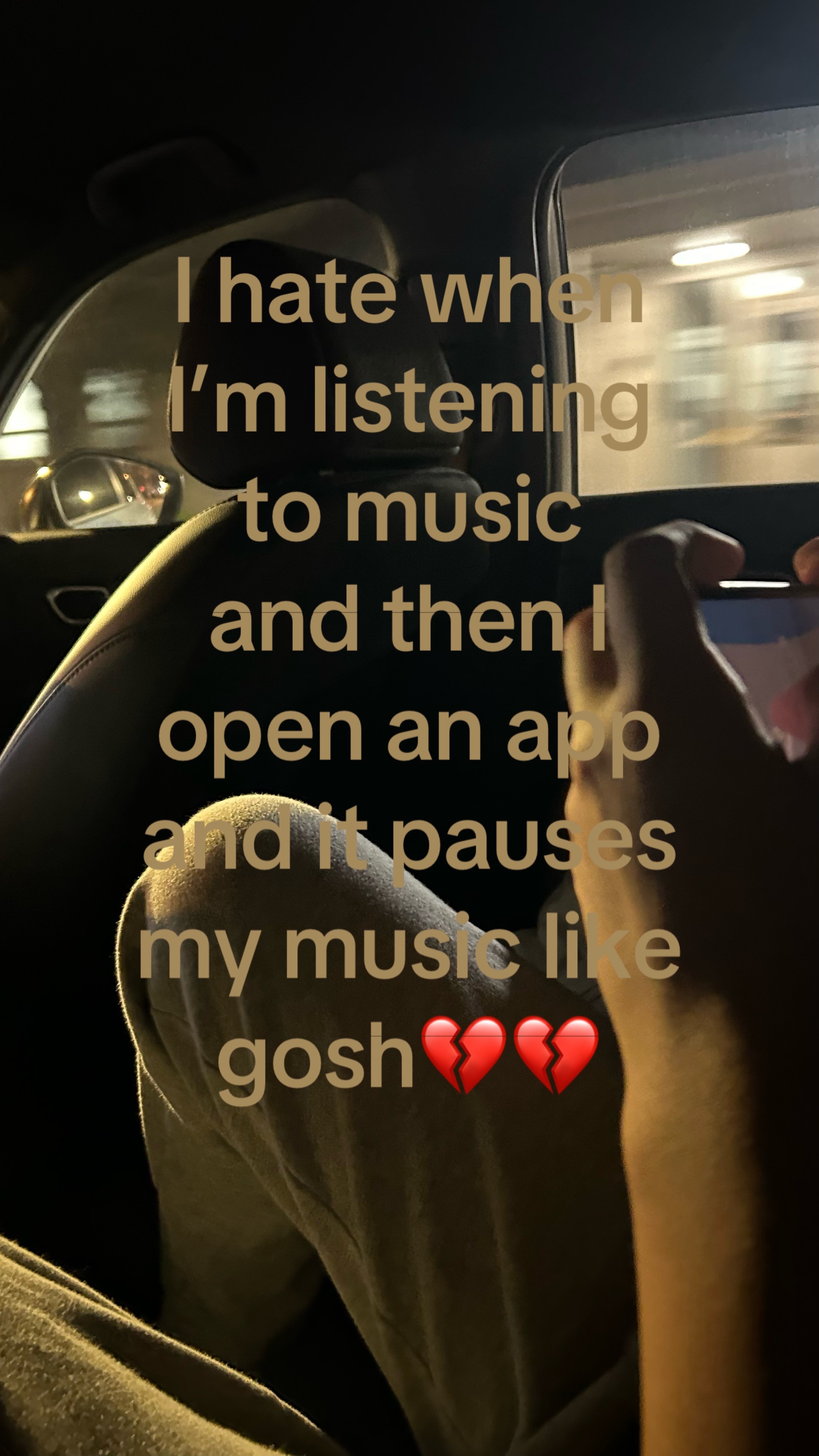 @𖩩꙼