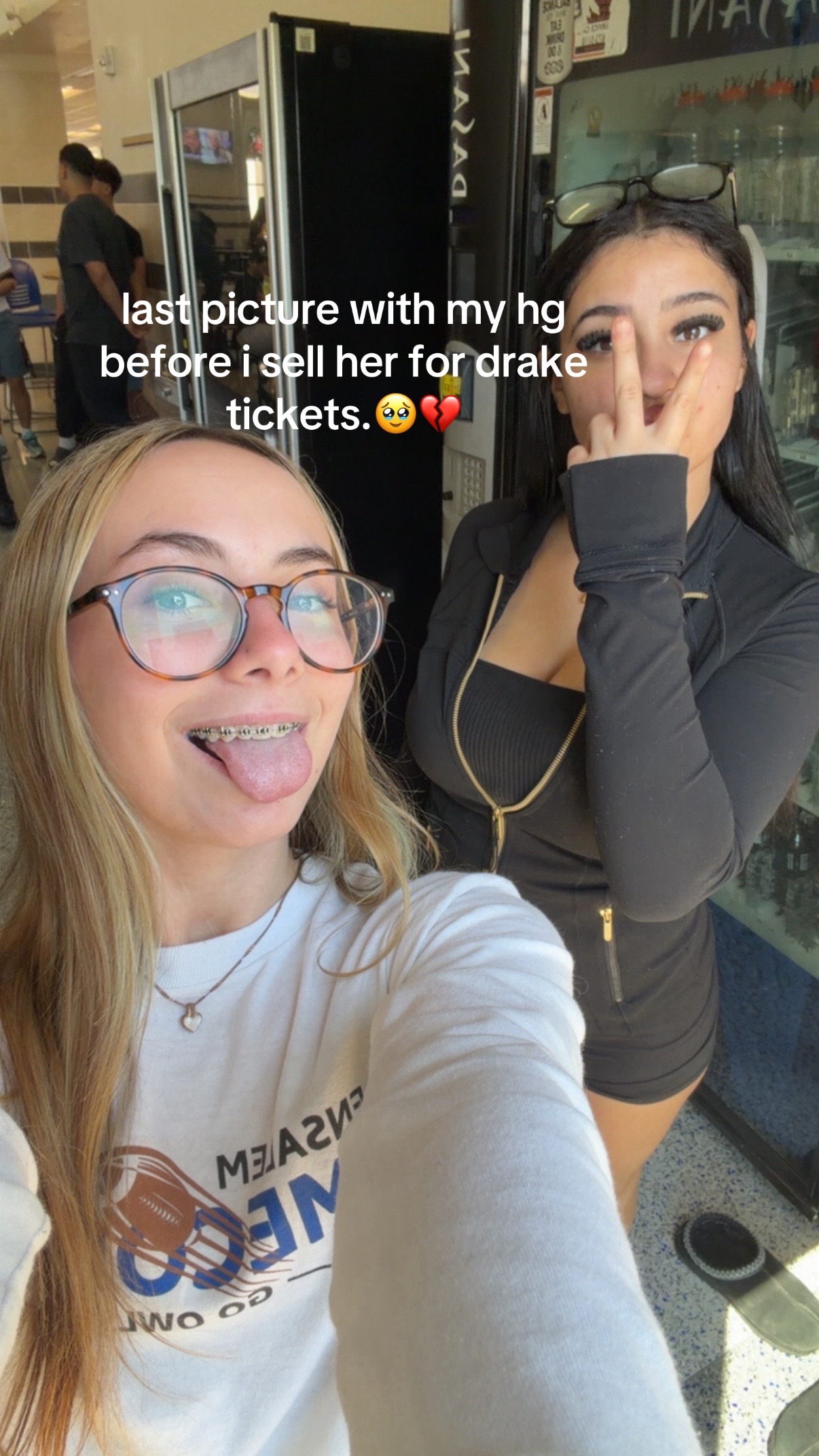 @???
