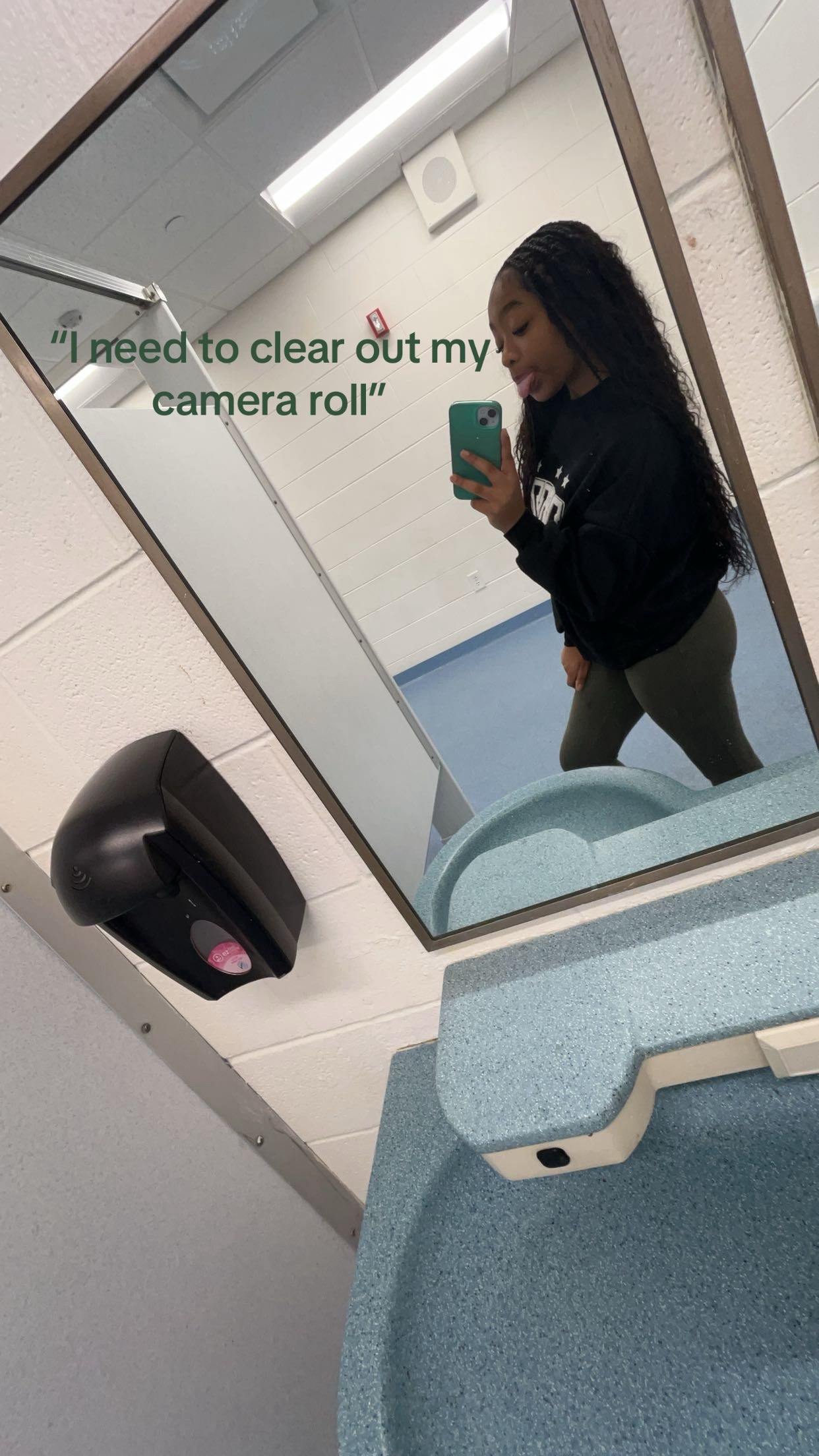 @6’8 light skin hooper