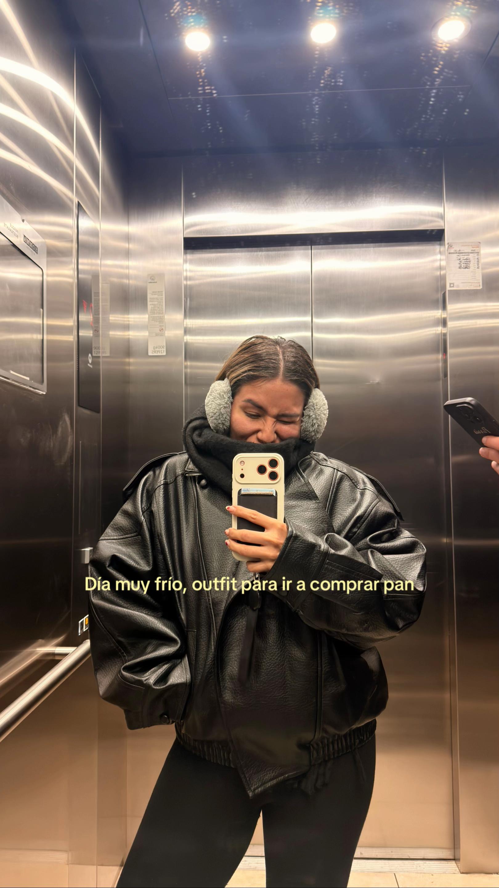 @Any Martínez