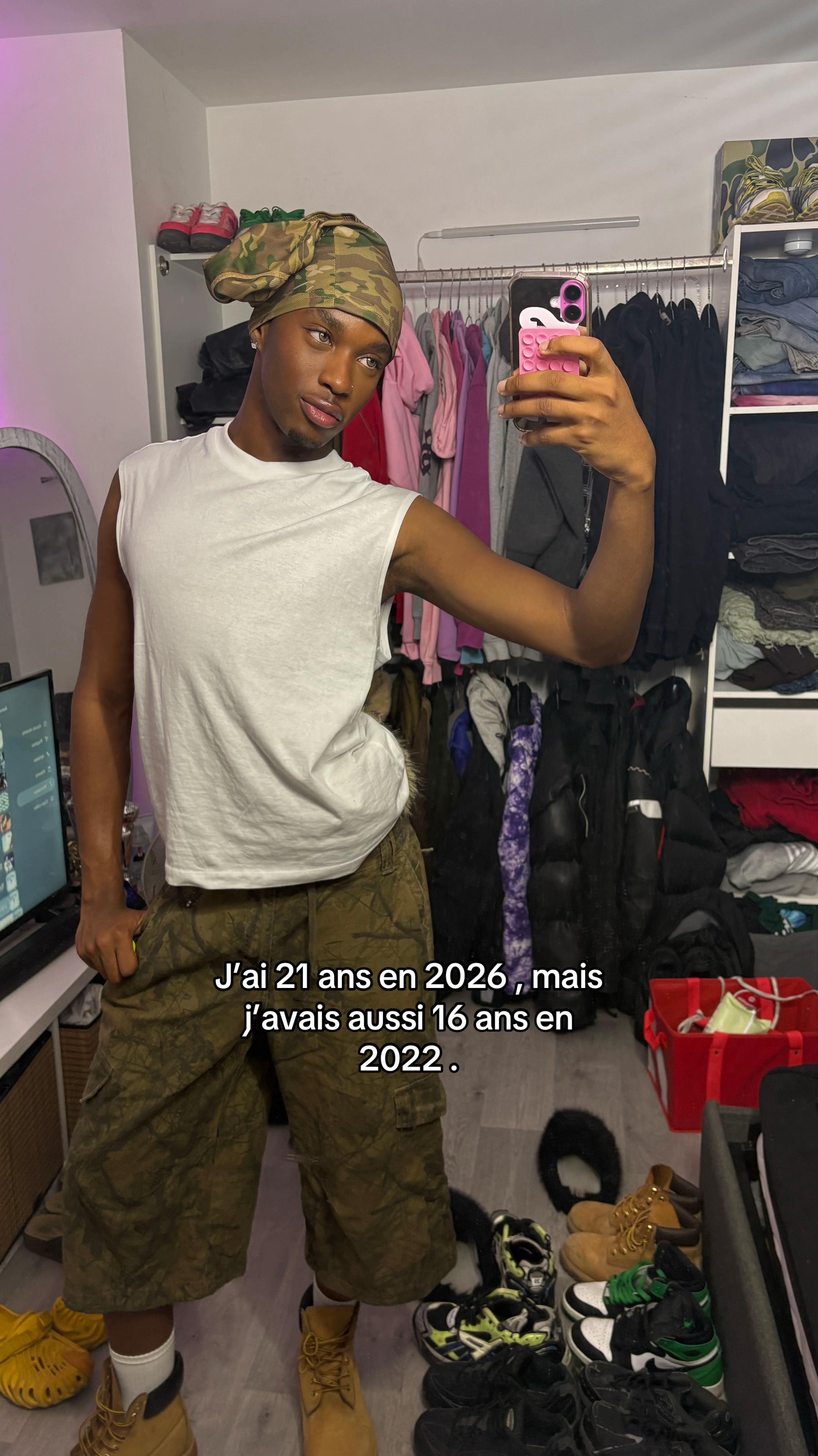 @J2 🌟