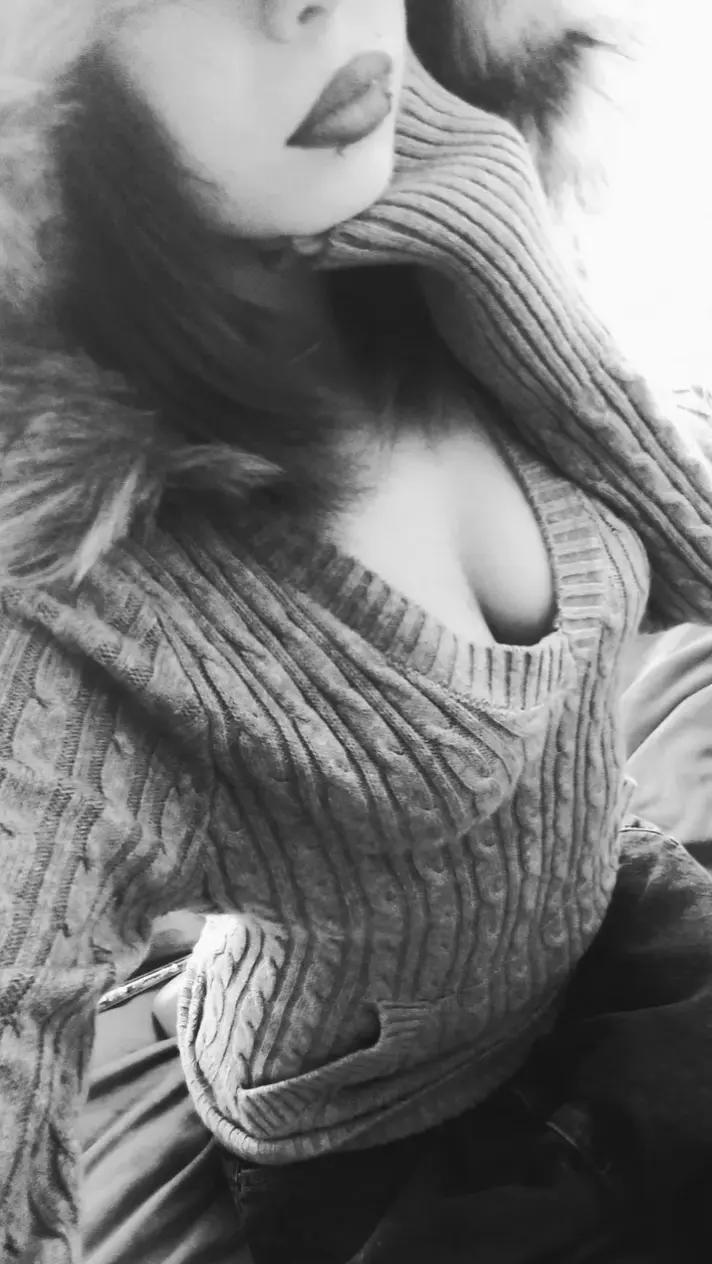 @^,,^