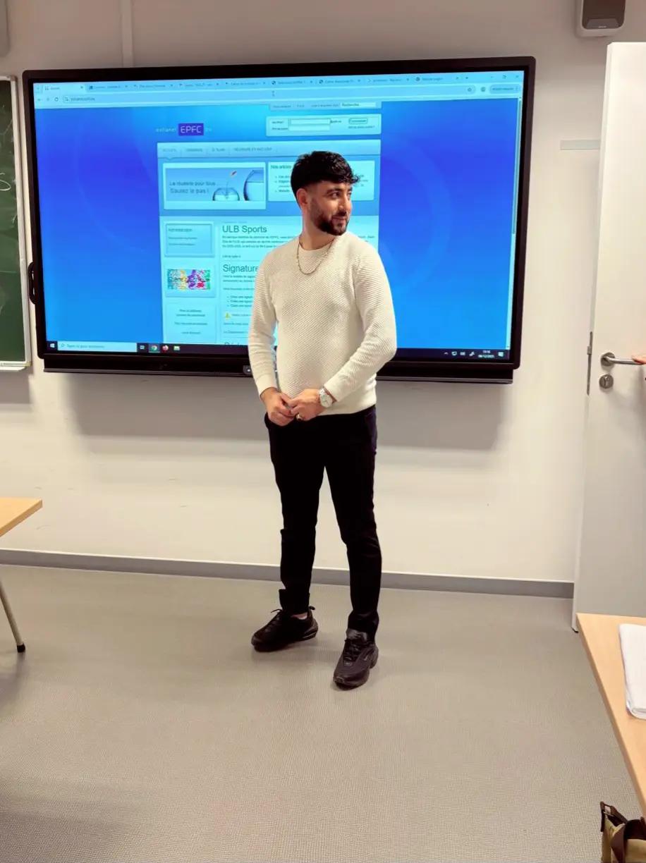 @Abdul Aziz Khnjari🇦🇫🇧🇪