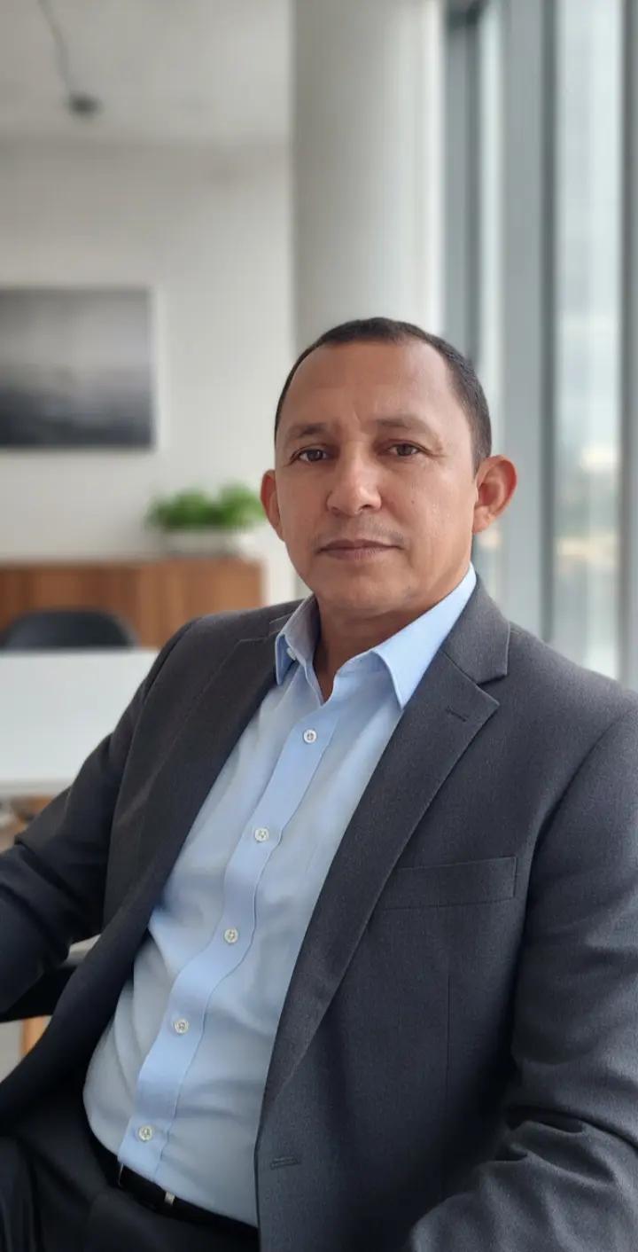 @Óscar Lanza