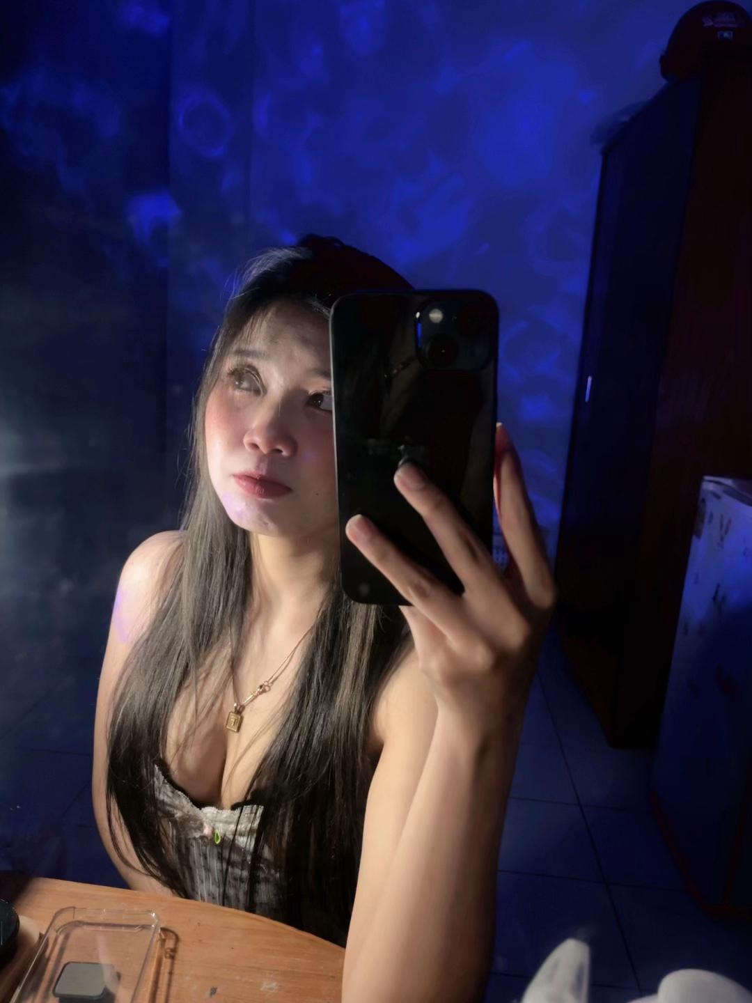 @𝐟𝐨𝐧𝐠 ᶠᵒⁿᵍ