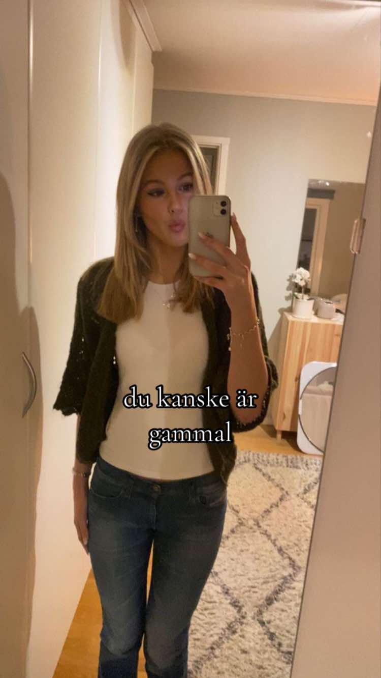 @estellee