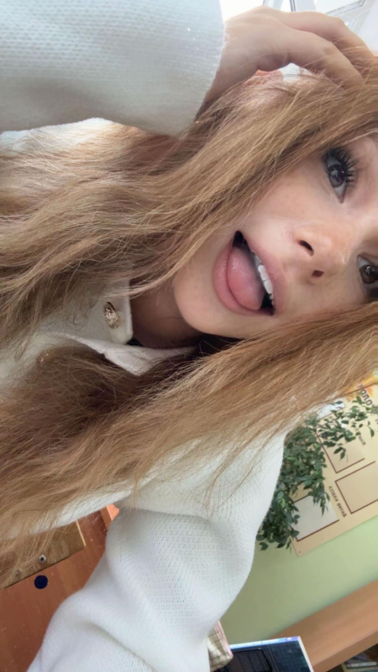 @vikkyqsqw