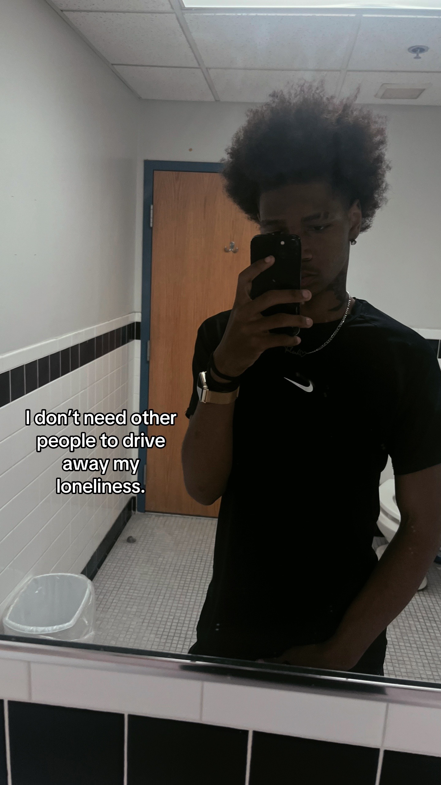 @⃟