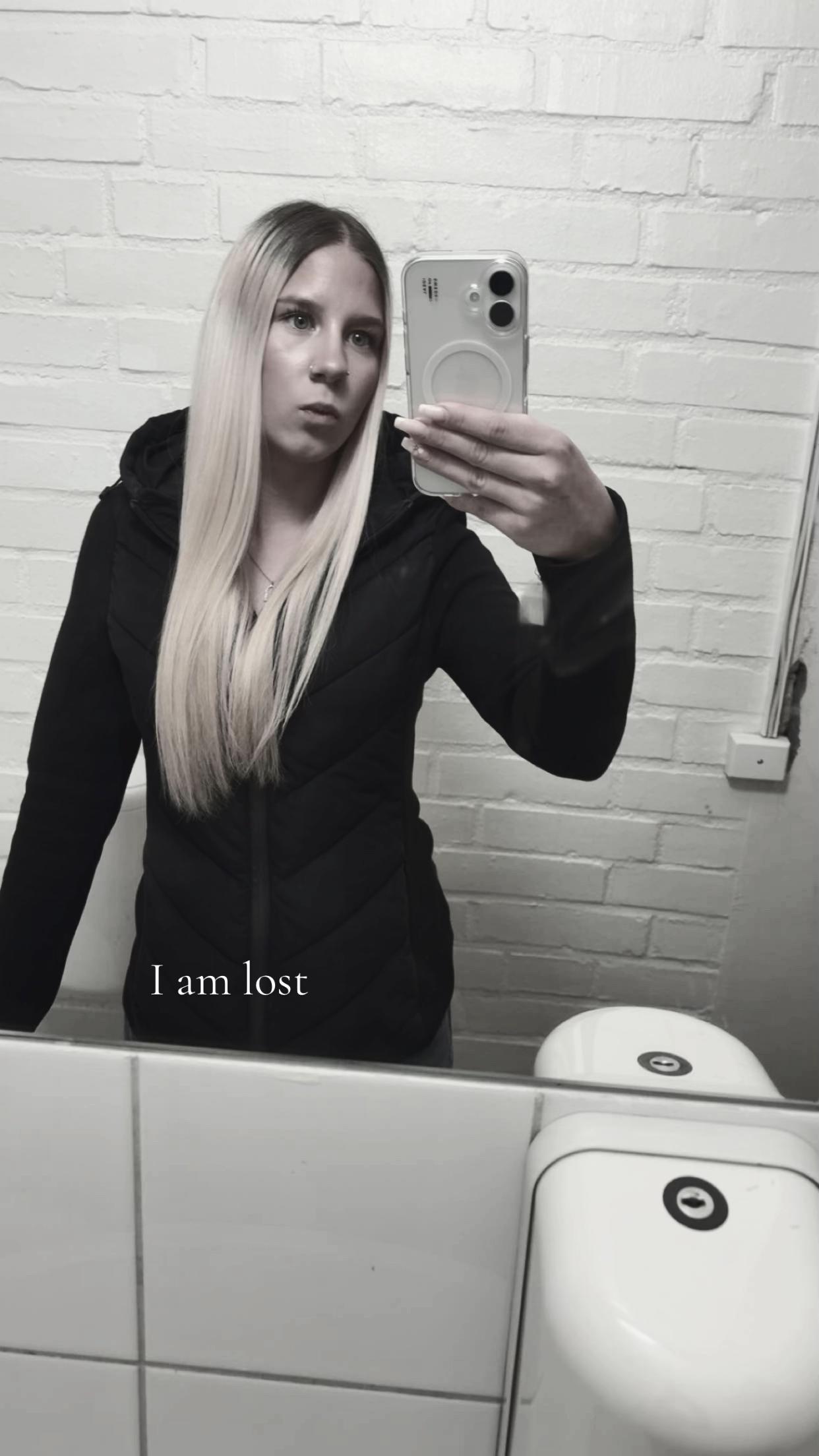 @𝒪𝓌ℯ𝓁𝒾𝒶 𝒢𝓇𝒶𝓃𝒶𝓉𝒽