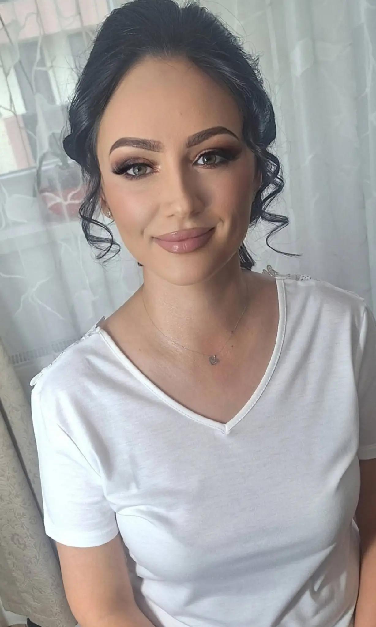 @Make up Elena