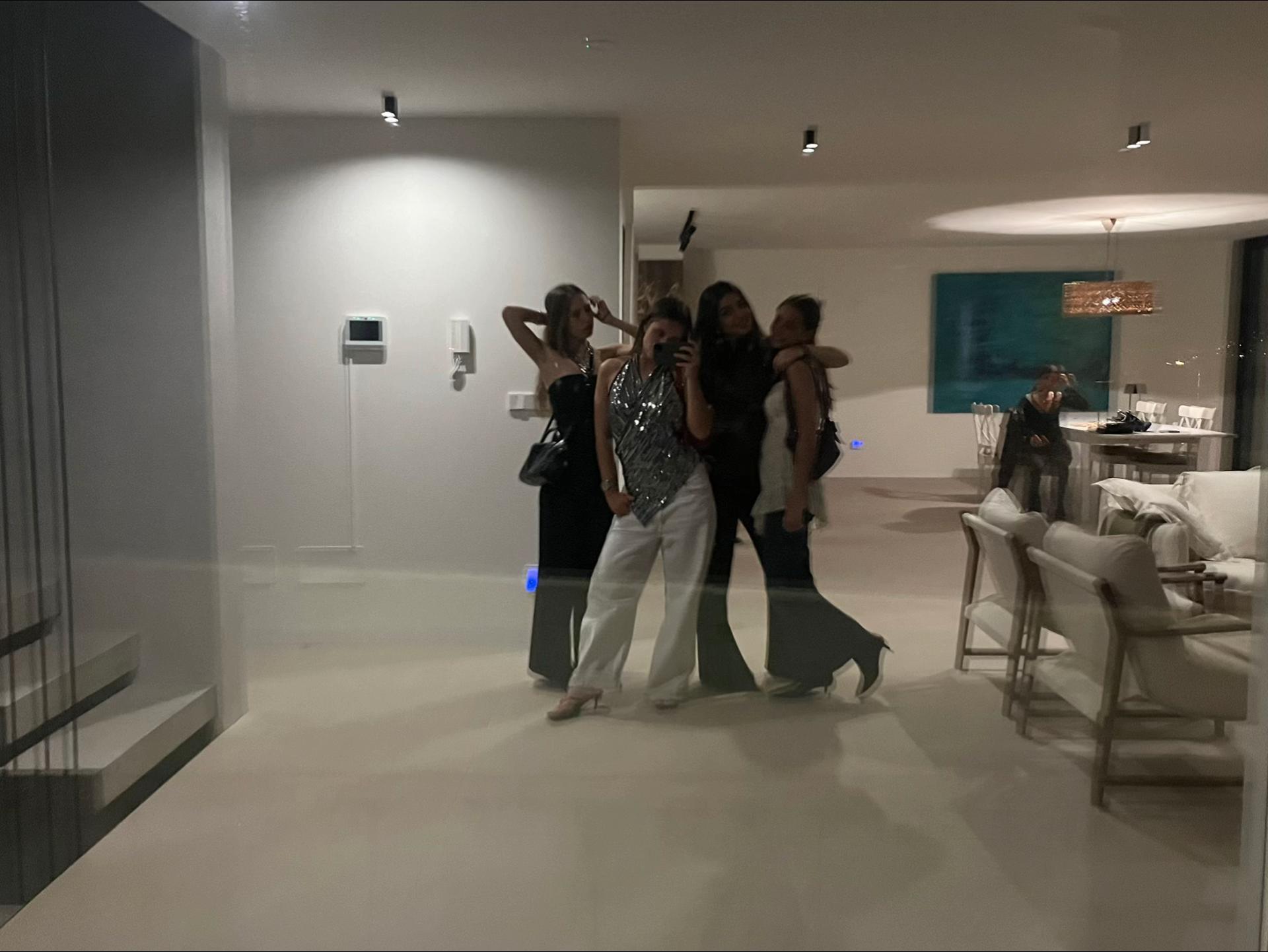 @adrianagago