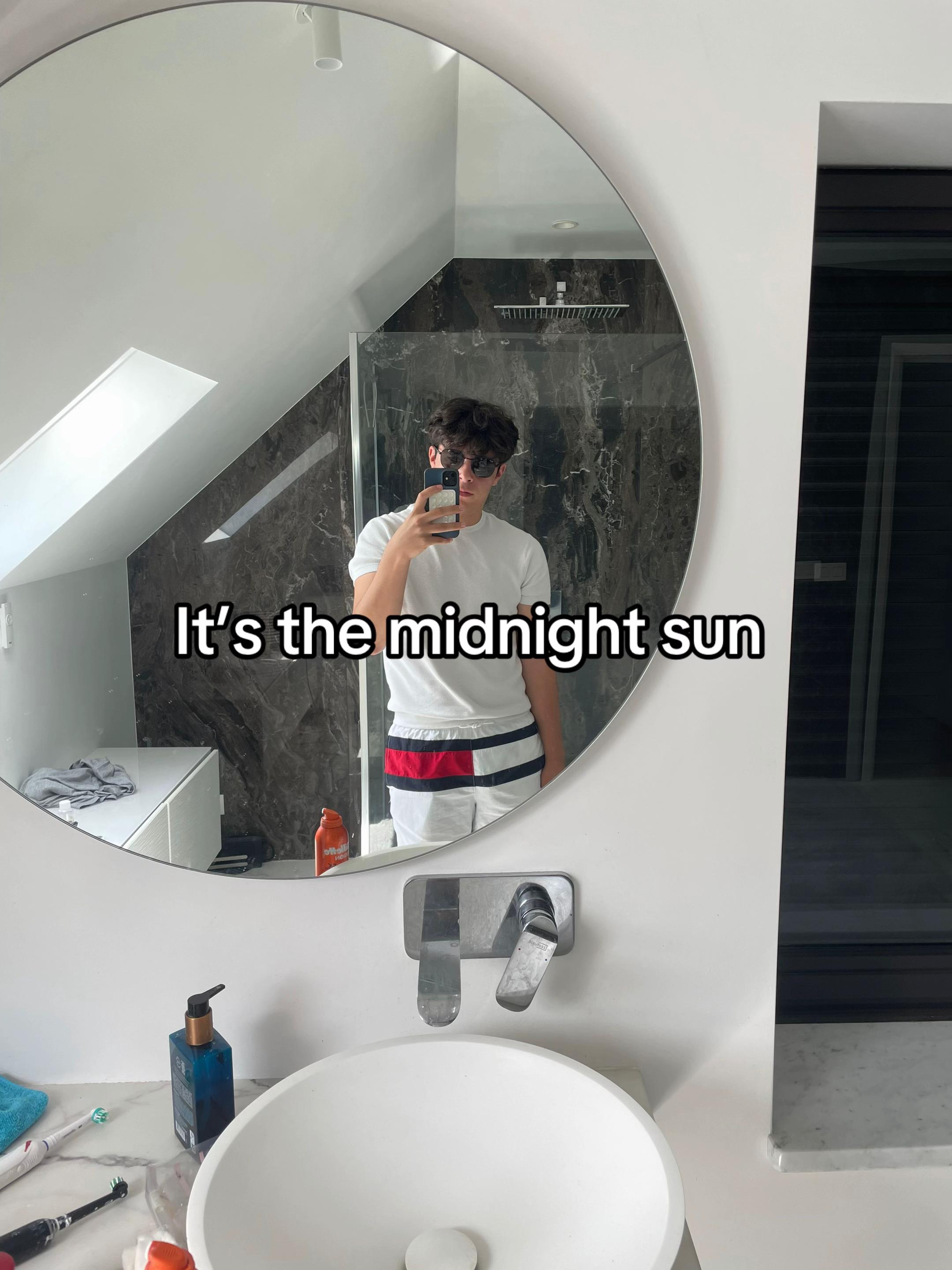 @-M