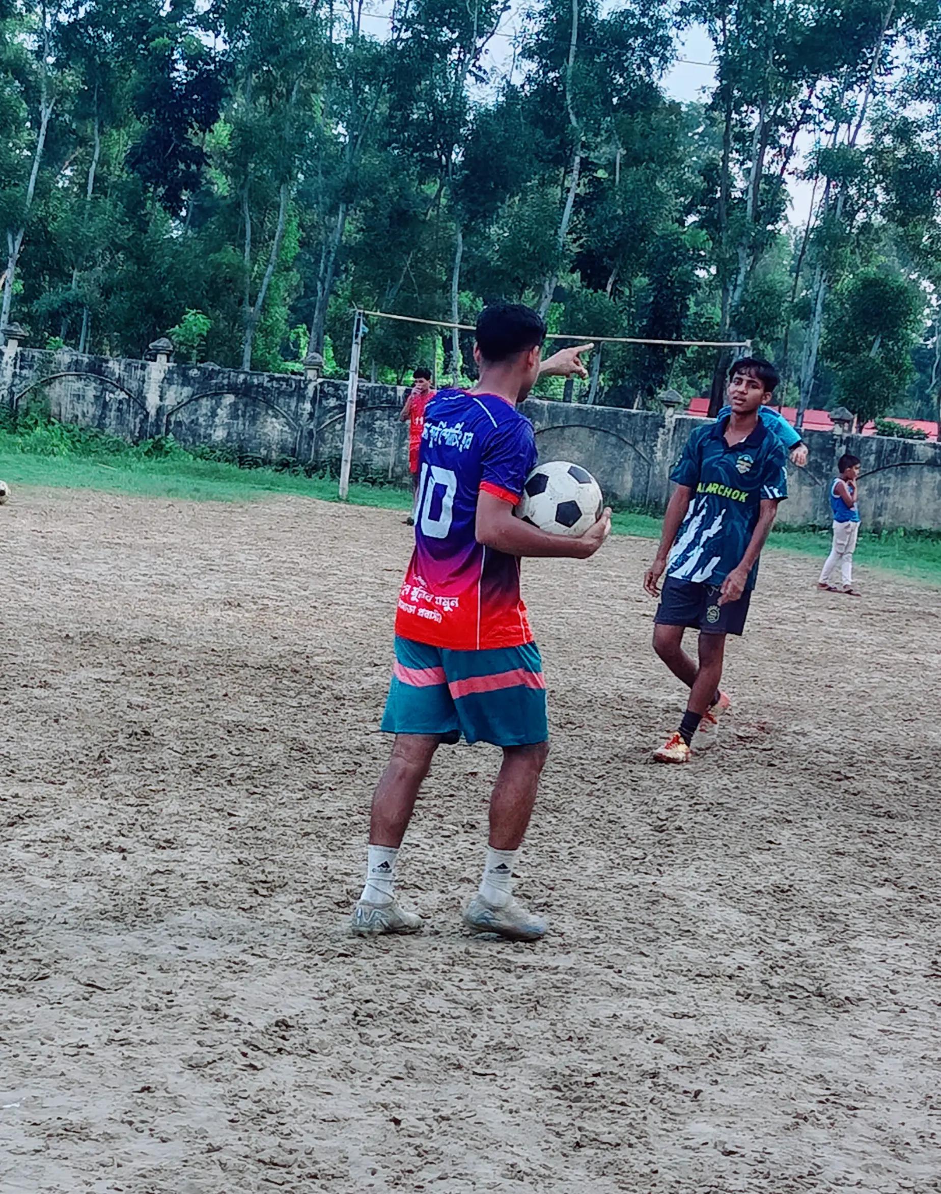 @Altaf messi 10