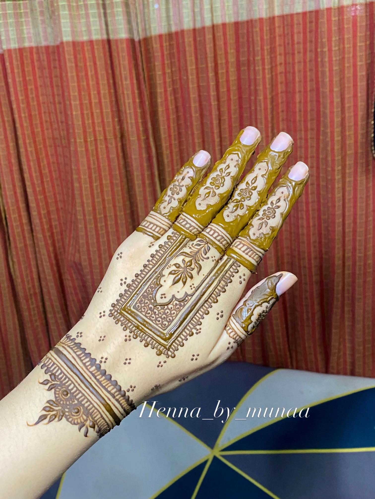 @Henna_by_munaa
