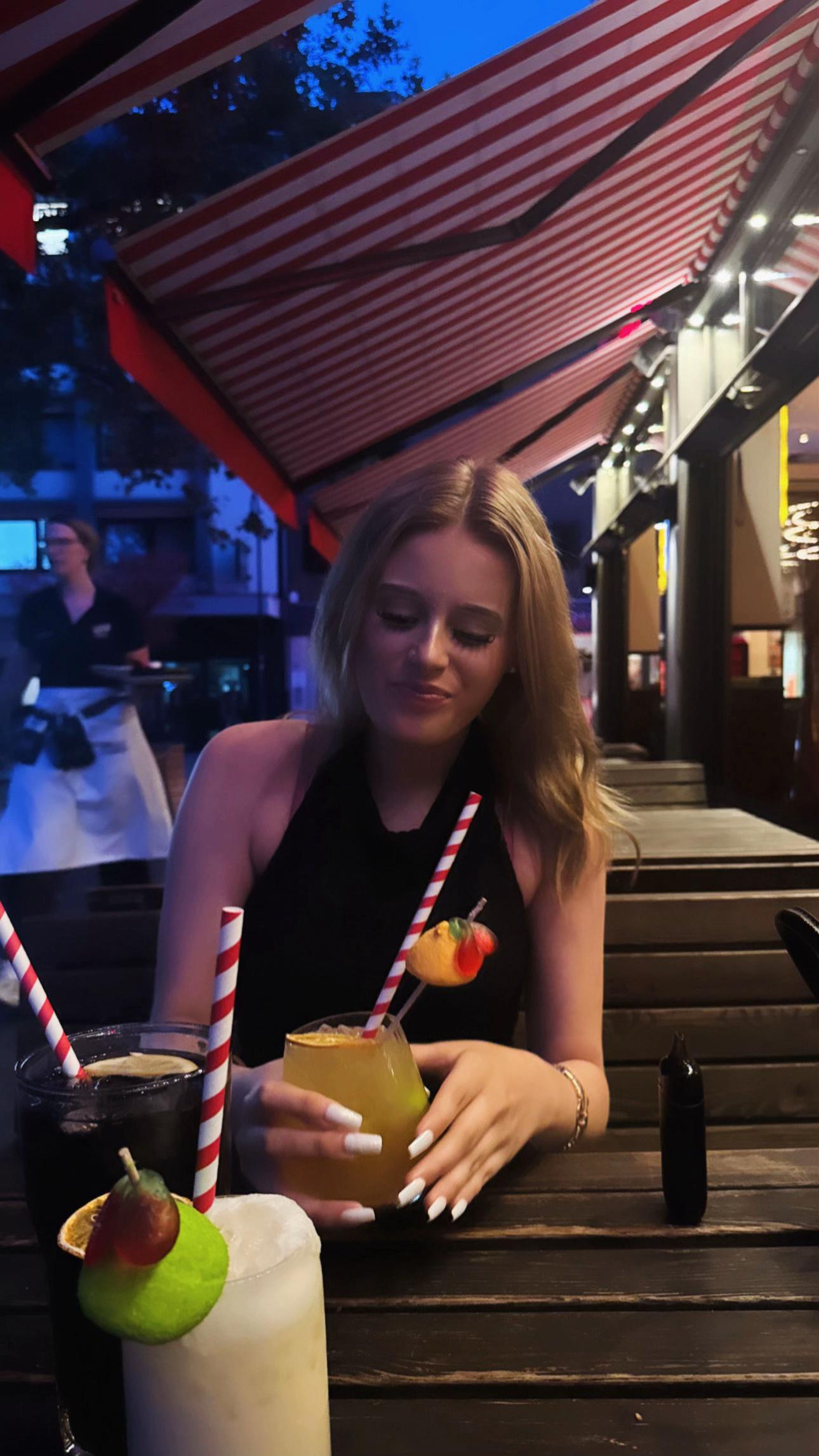 @𝐀𝐥𝐞𝐤𝐬𝐚-𝐀𝐲𝐥𝐞𝐞𝐧