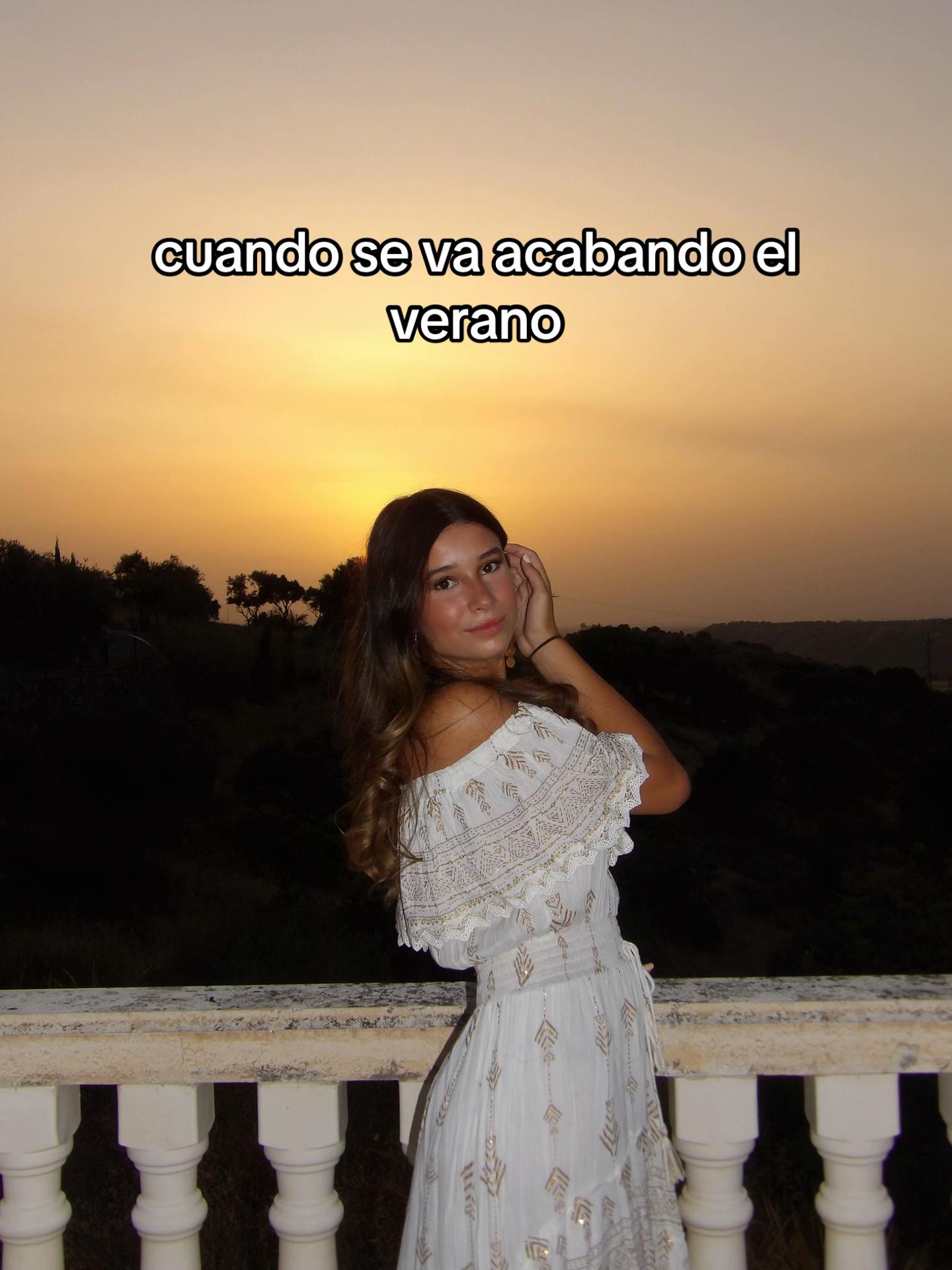 @carolinee