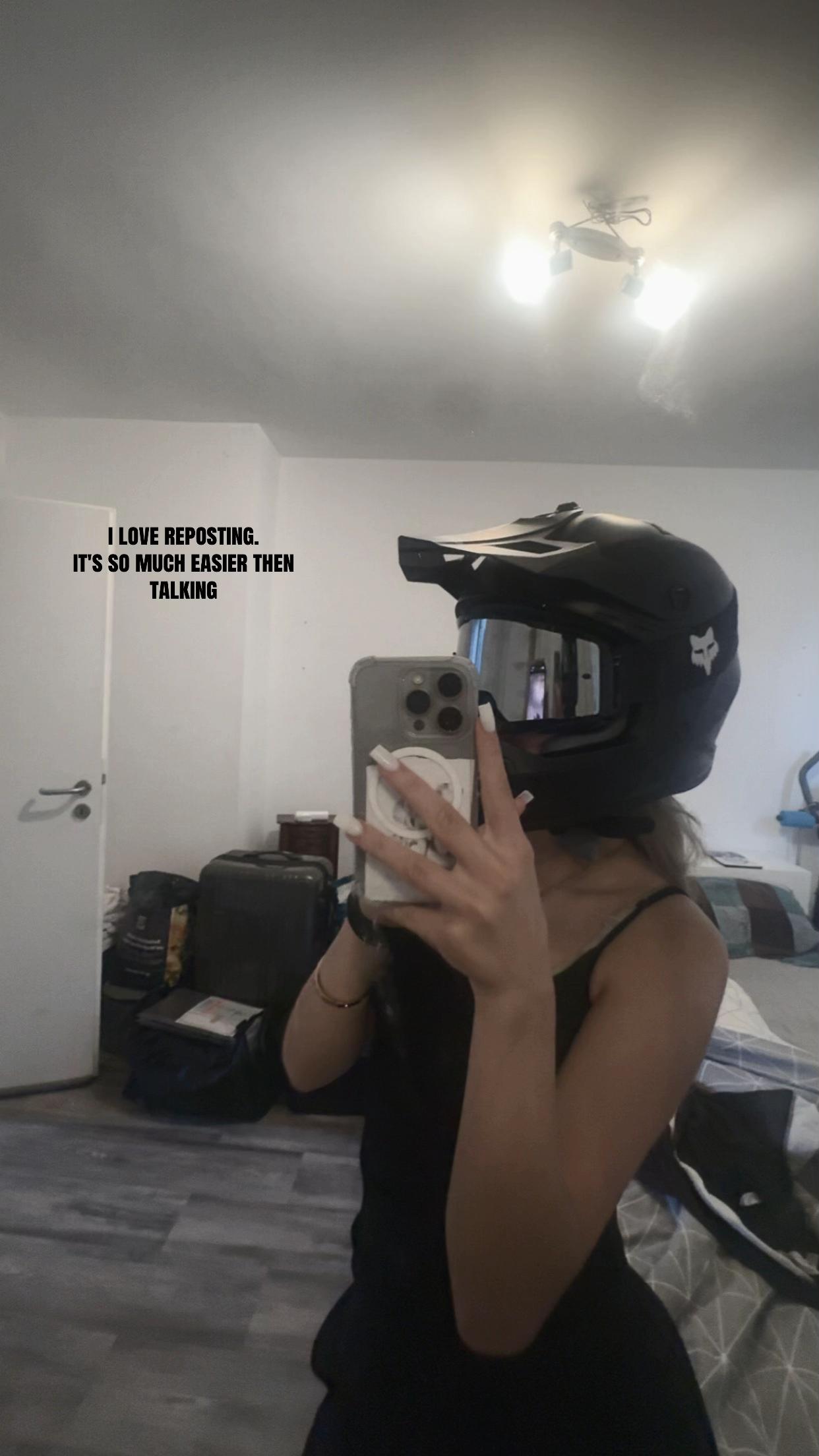 @𝓒𝓲𝓪𝓻𝓪❦