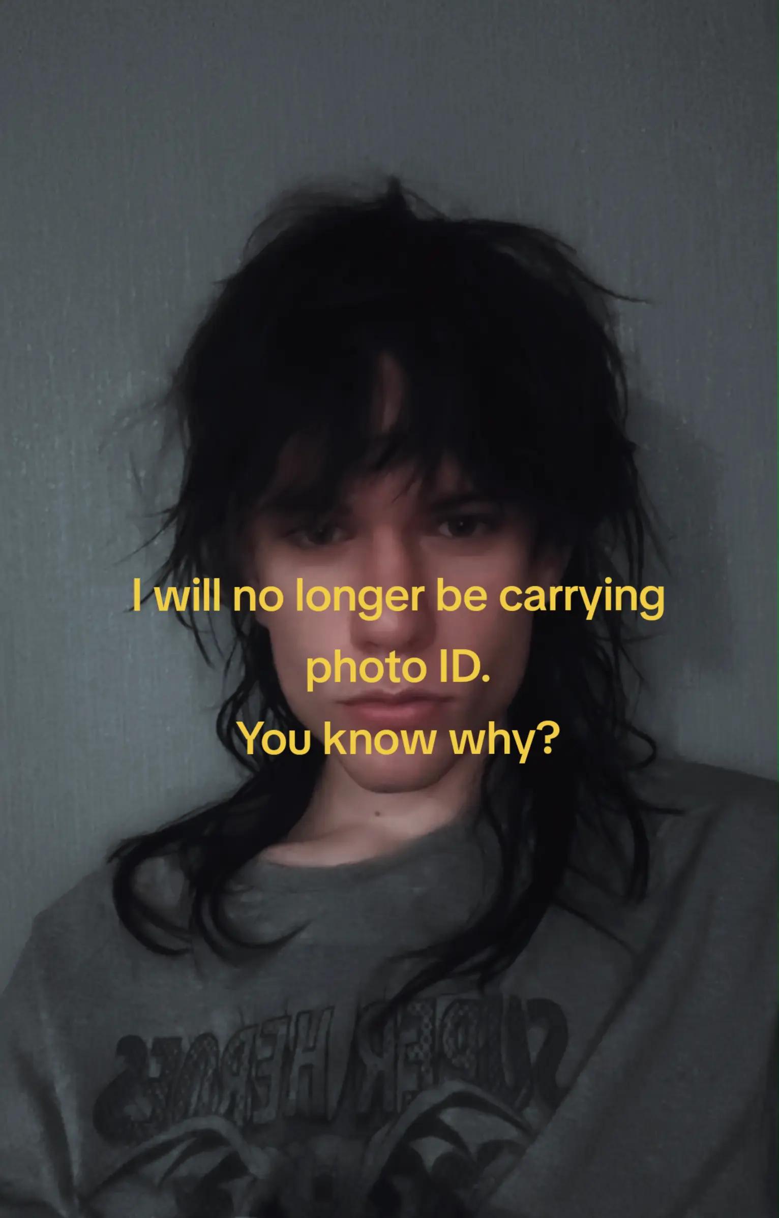 @𓂸