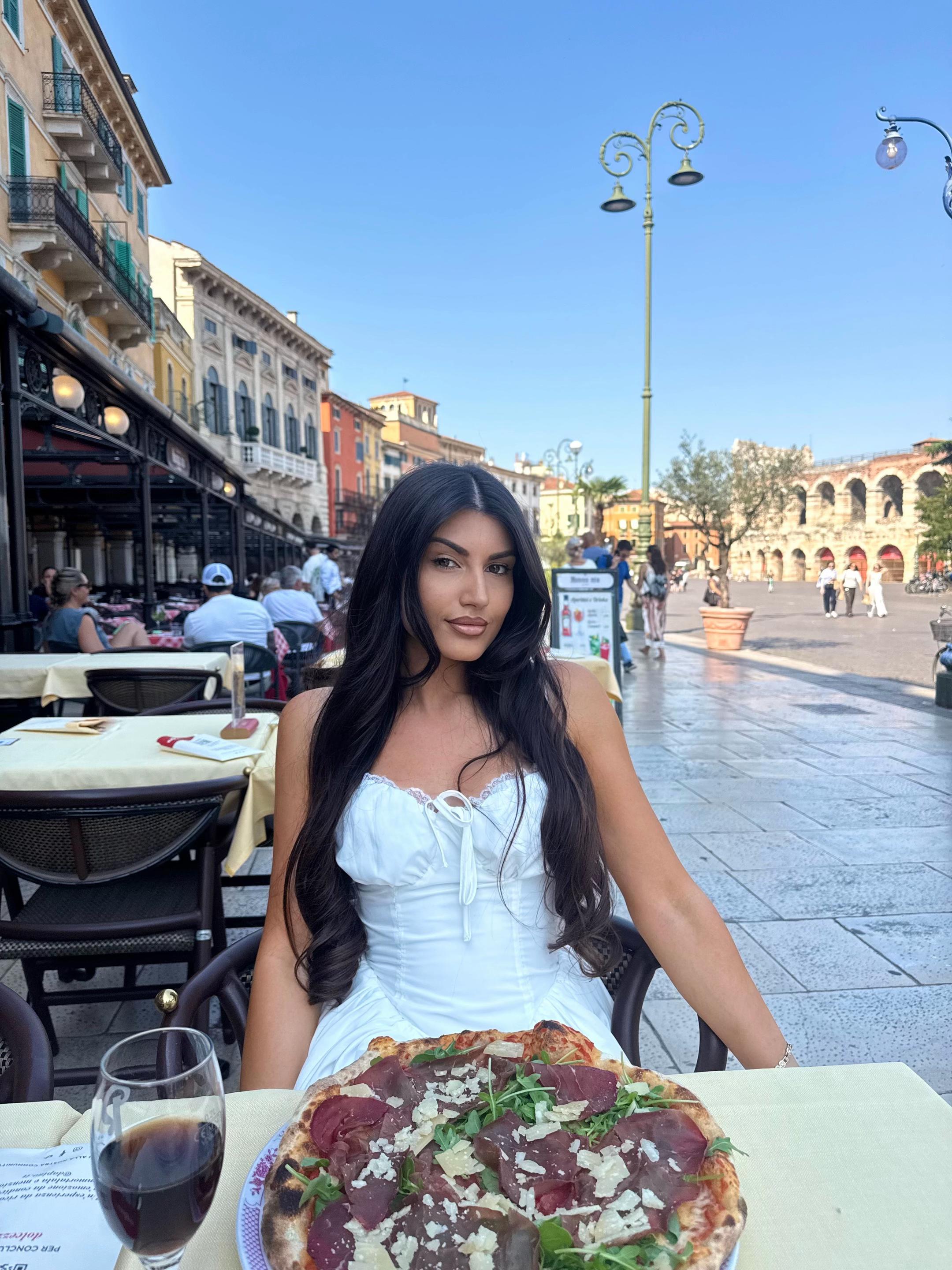 @Antonella durollari🇦🇱