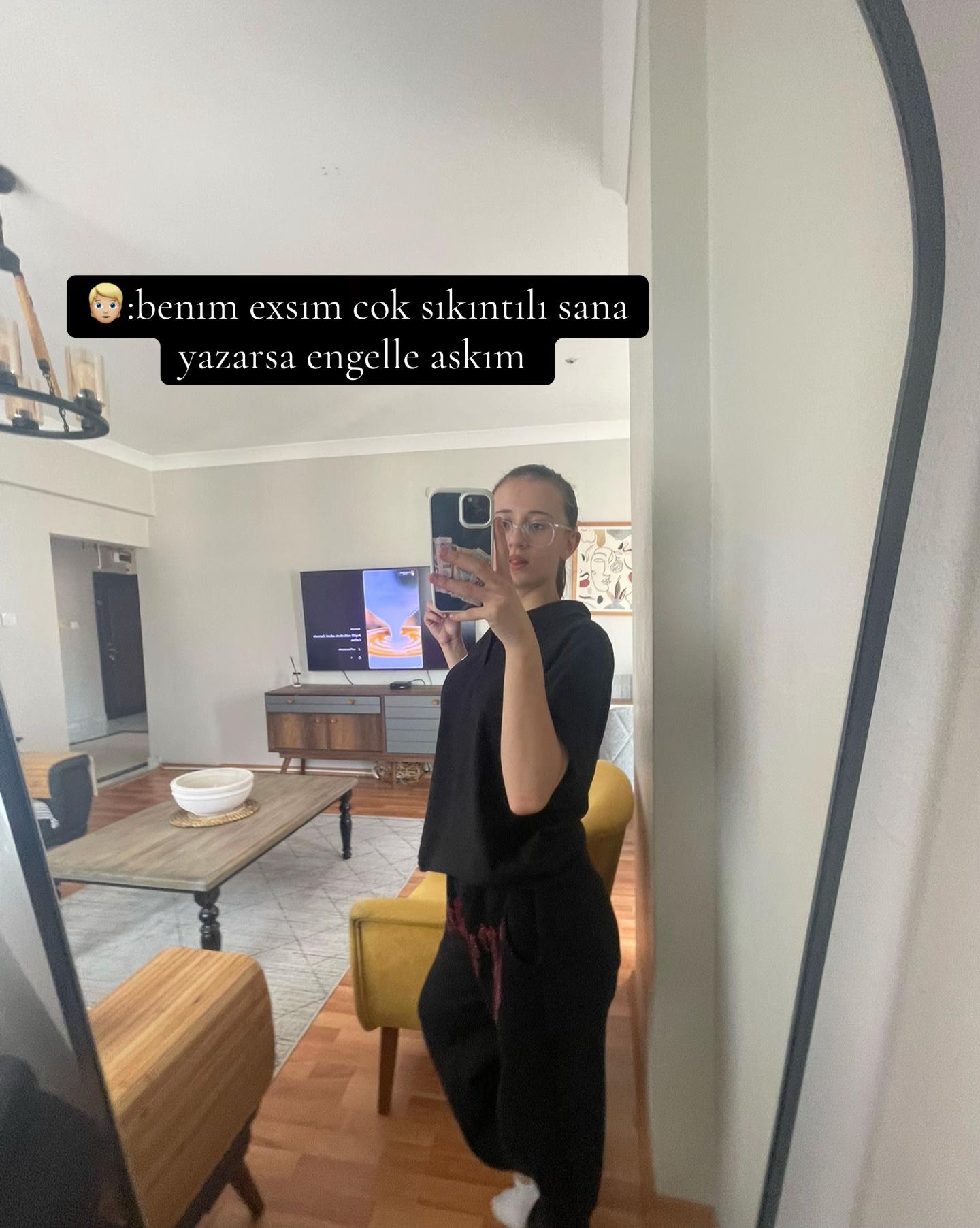 @𝓔.𝓔