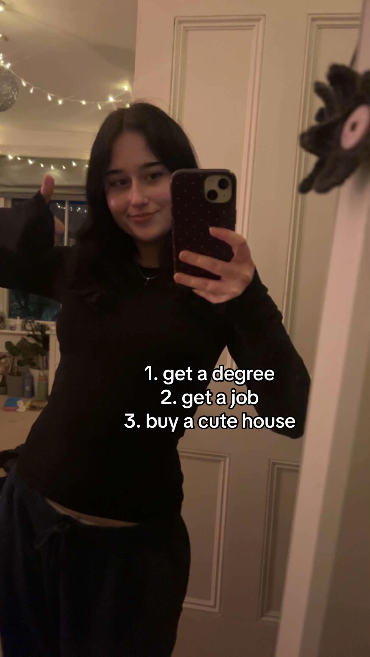 @feebs
