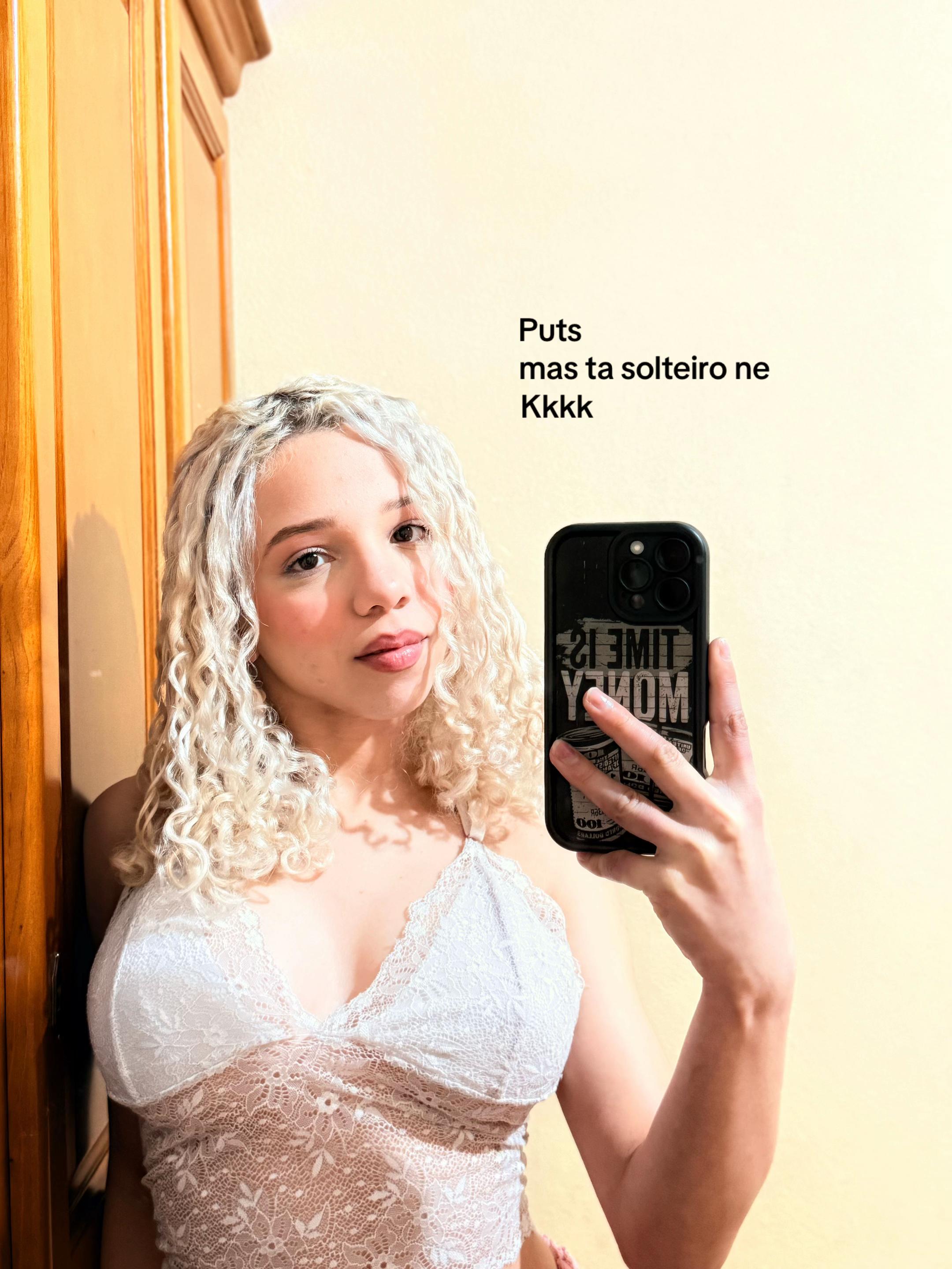 @Ang&eacute;lica Silva
