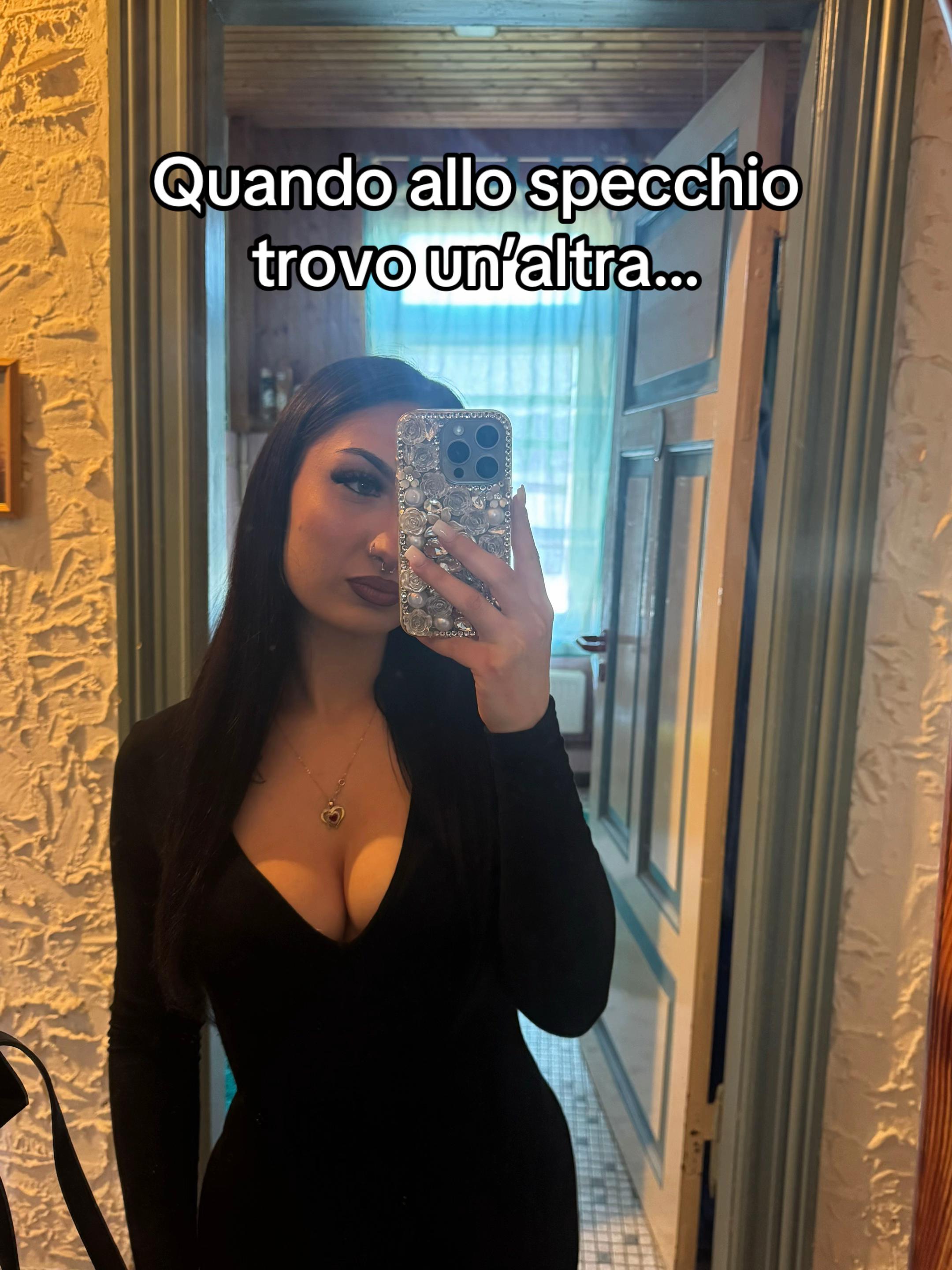 @ᗩᑌᖇOᖇᗩ🖤👸🏻🐈