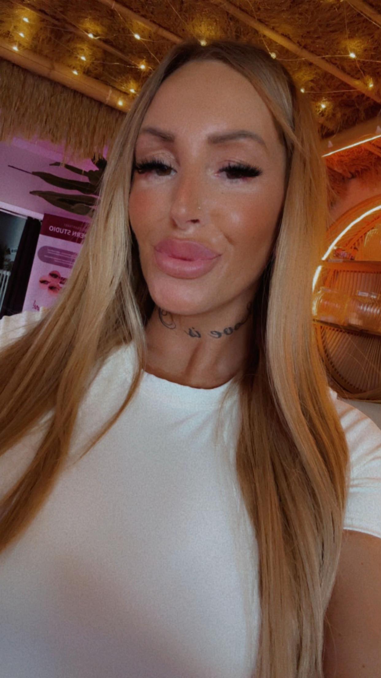 @𝑷&ouml;&ouml;𝒑𝑺𝒊𝒊 &trade;️