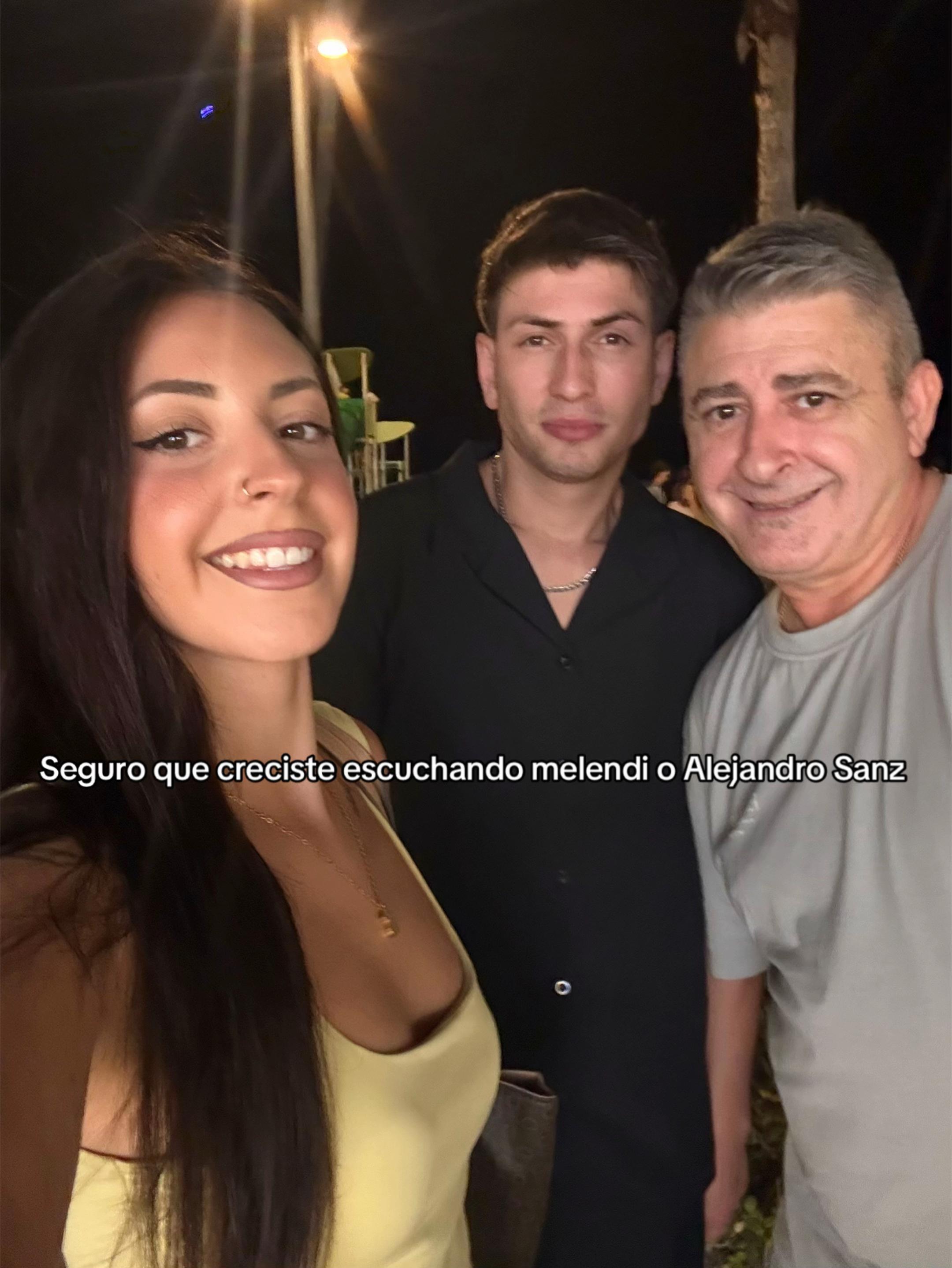 @LUC&Iacute;A