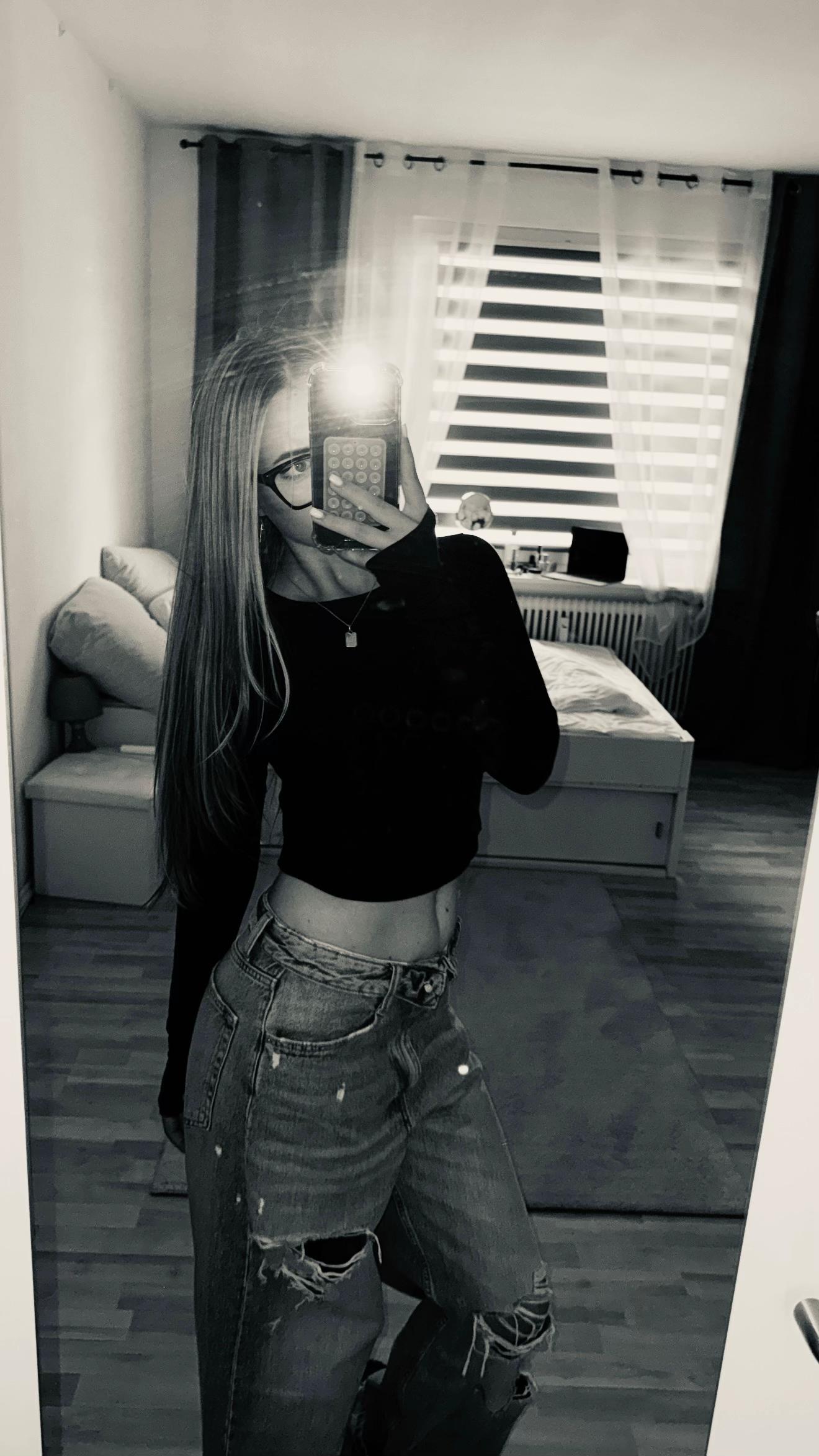 @𝑉𝑎𝑙𝑒𝑟𝑖𝑎 🐾