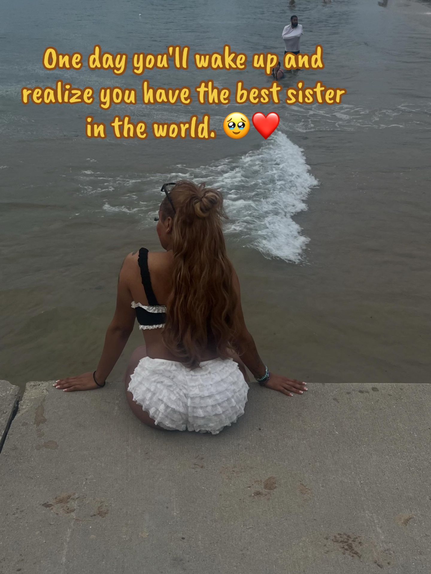 @kiarakalonn