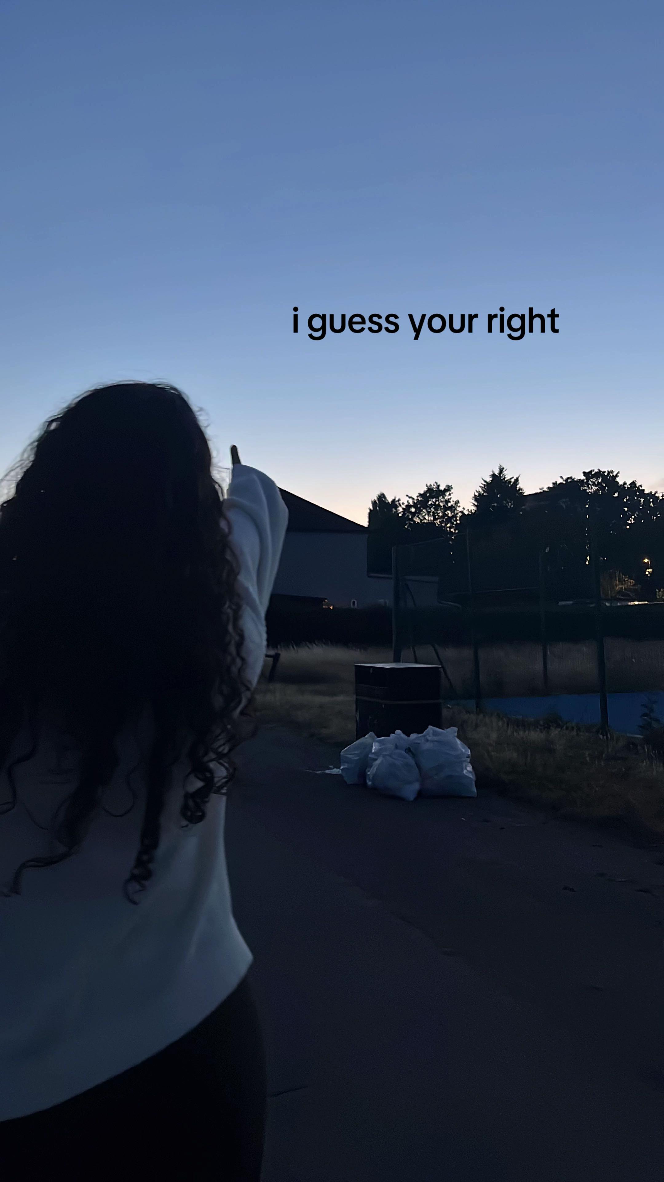 @⃟