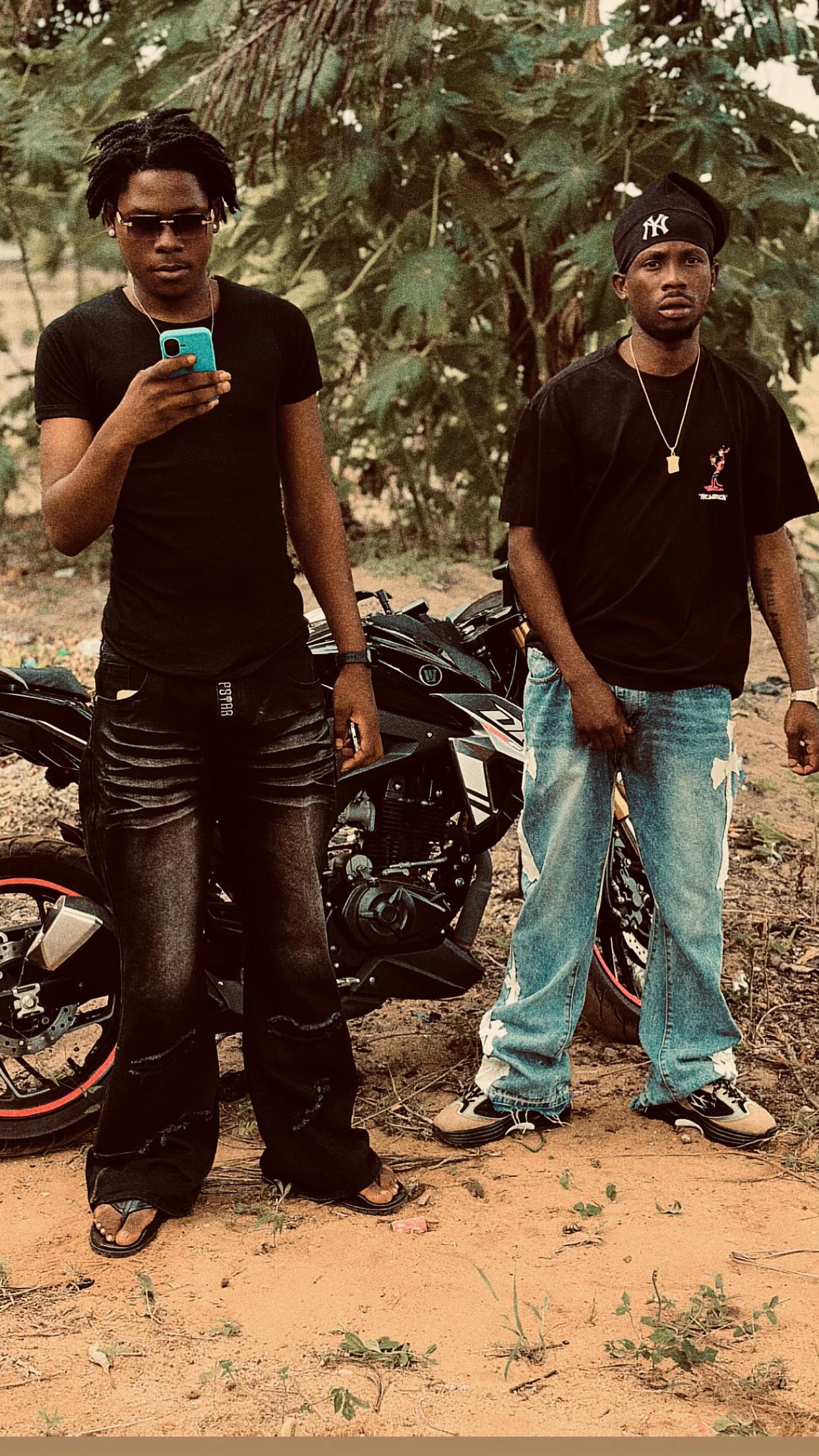 @R O Y A L T Y 🥶🫶