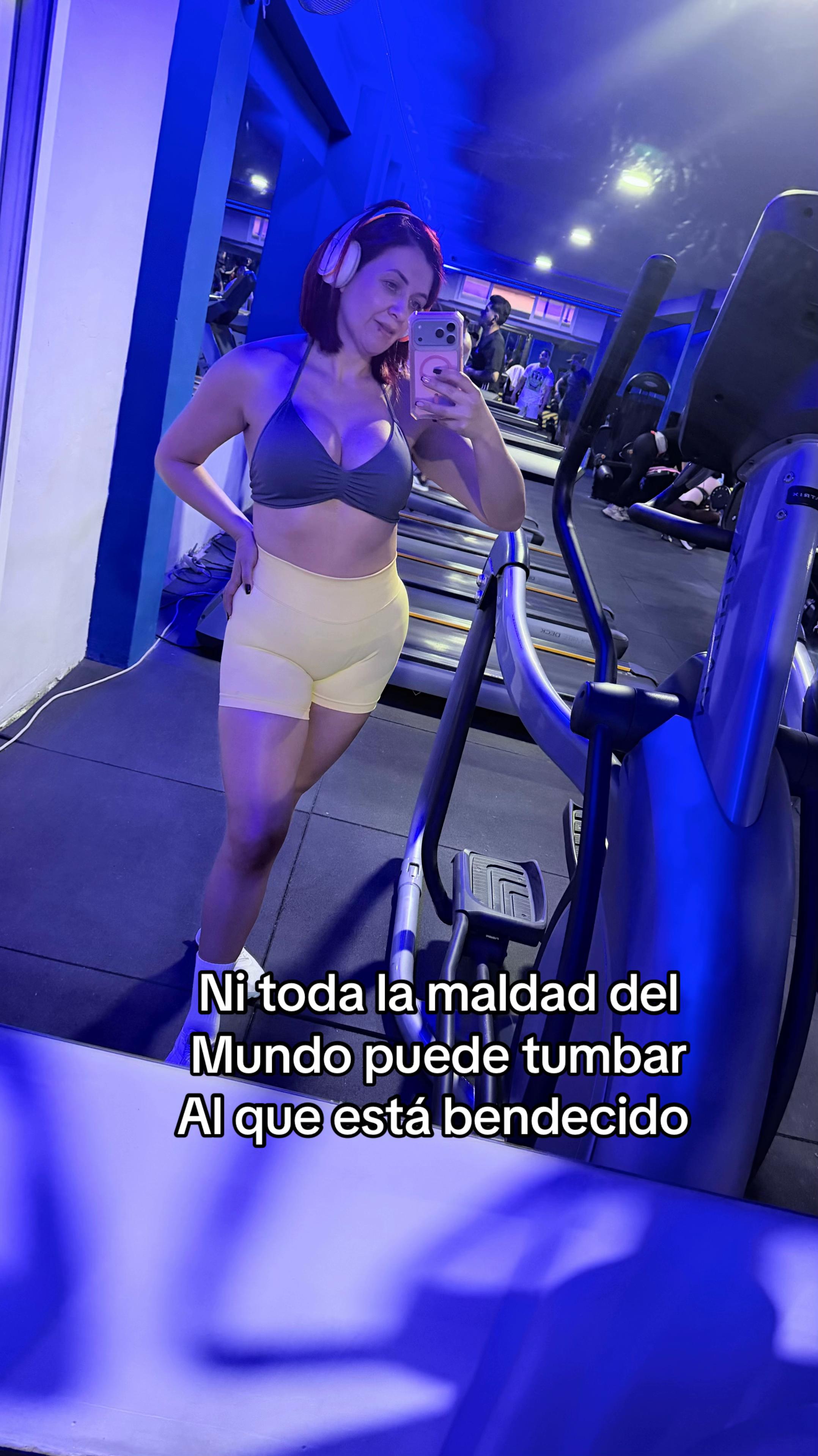 @Adriana rondon