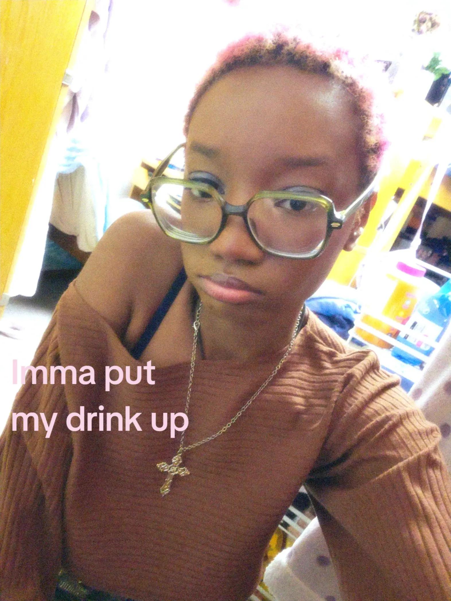 @August 🦨