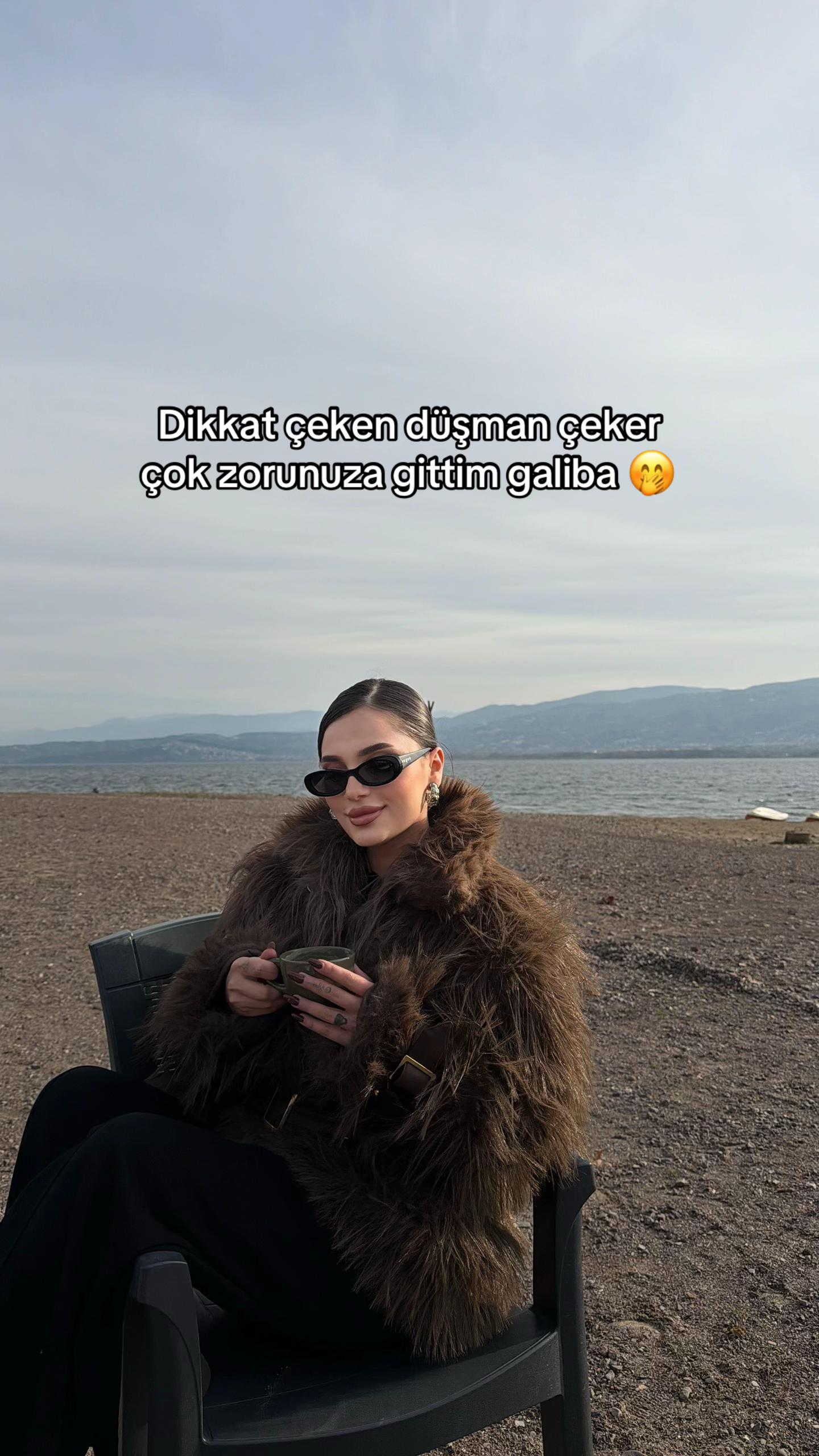 @İ ☆