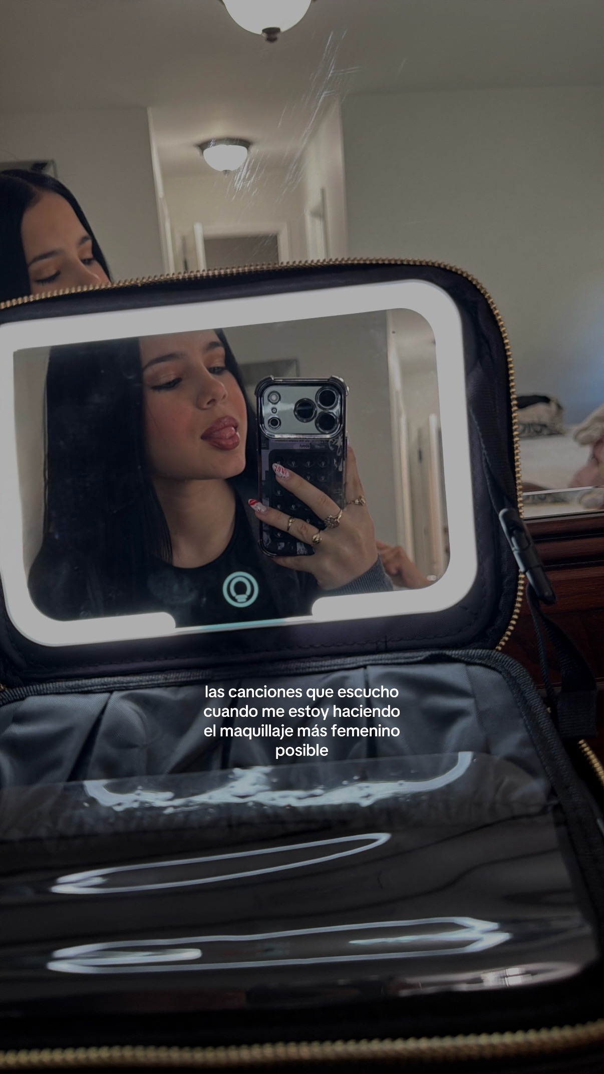 @_kiki_.👻
