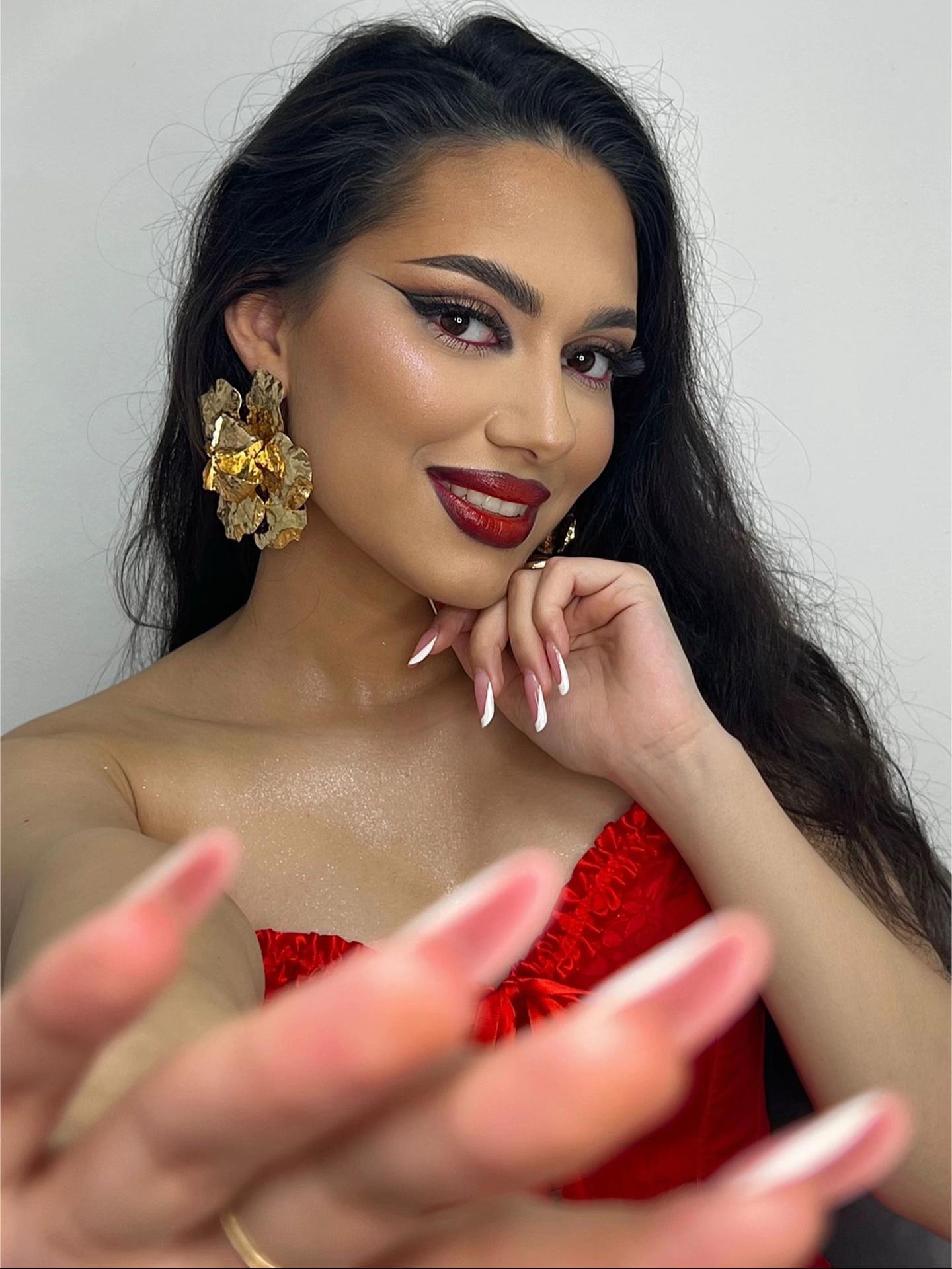 @Gina Tudorache