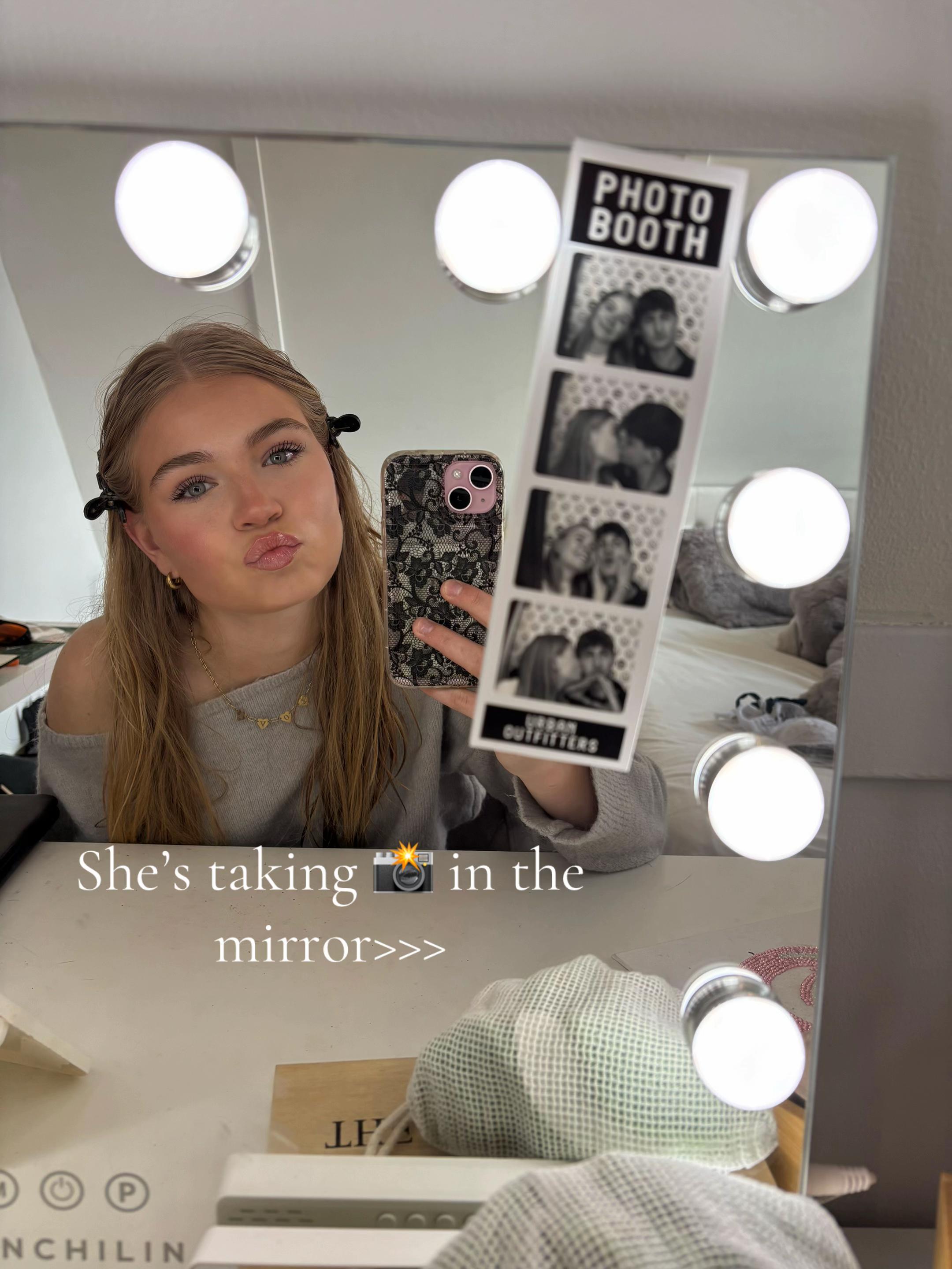@𝓜𝓪𝓻𝓵𝓸𝓾🍸⭐️