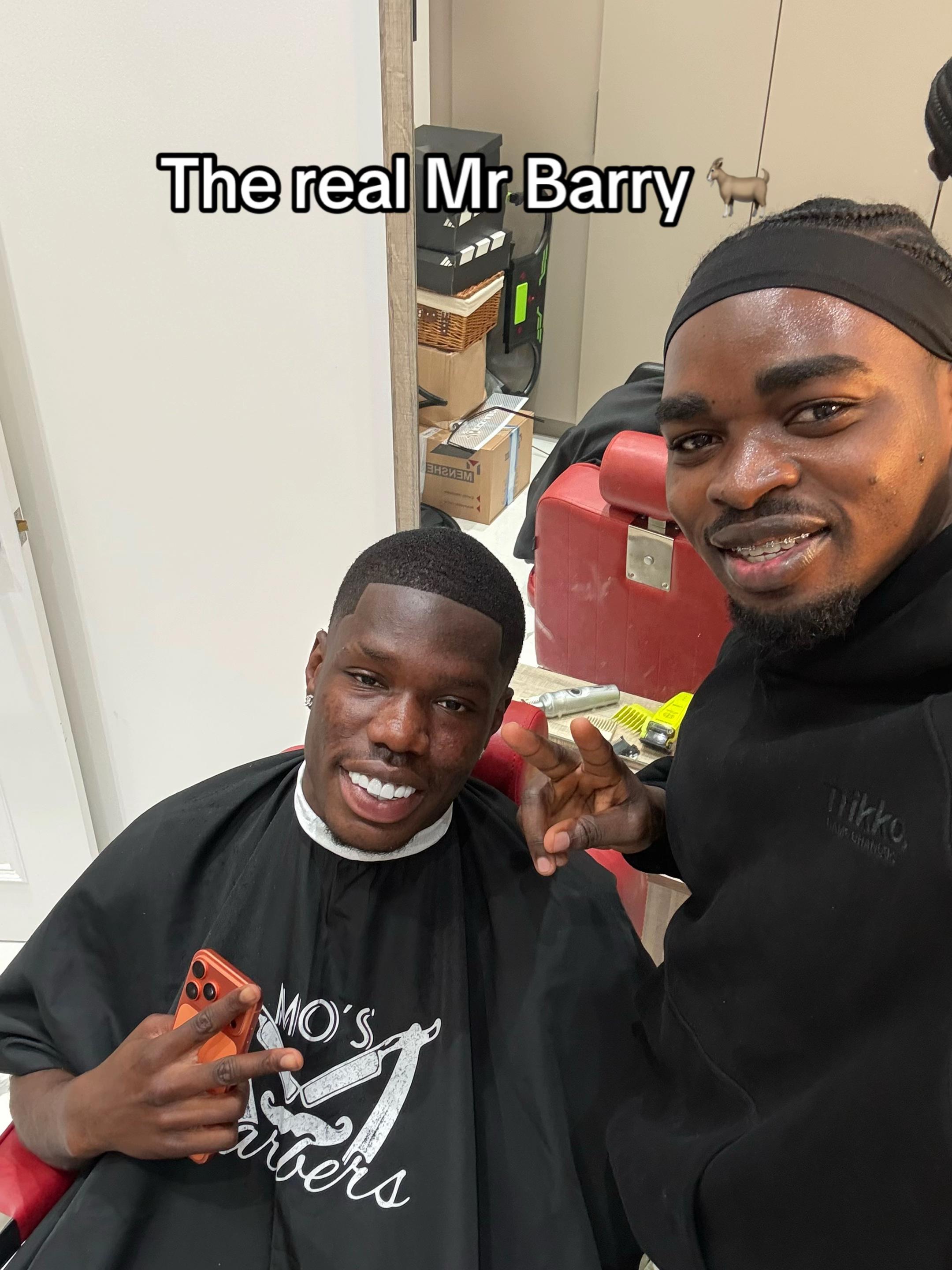 @Mo&rsquo;s Barbers