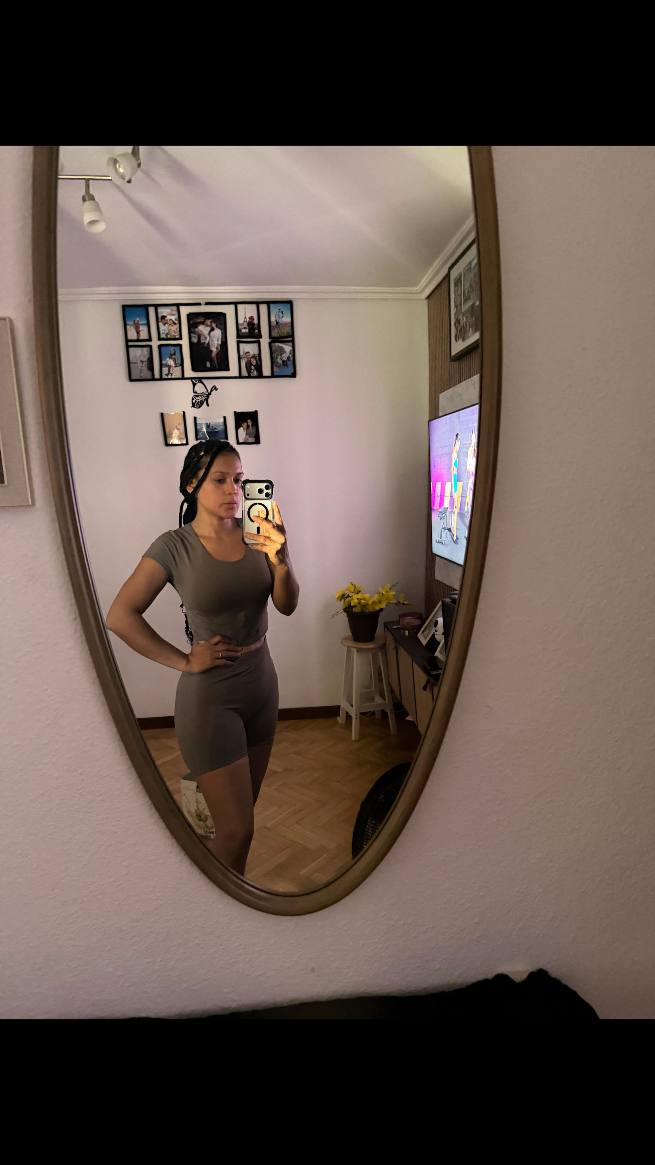 @alejandraestanga23