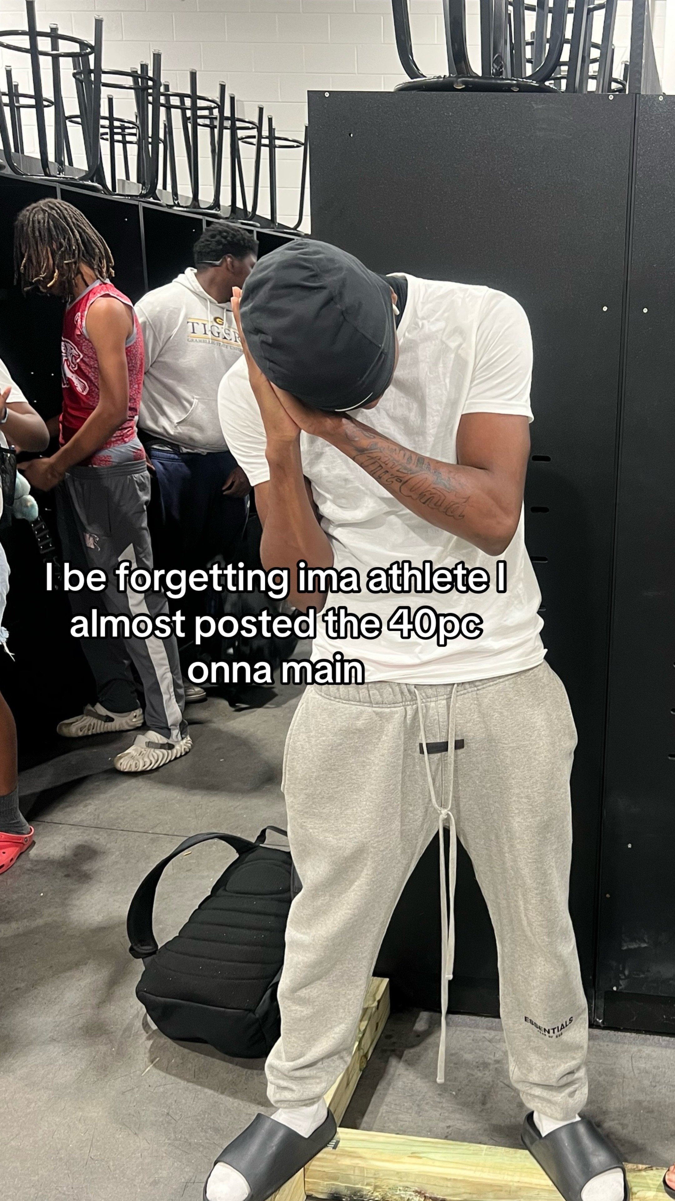 @𝟳