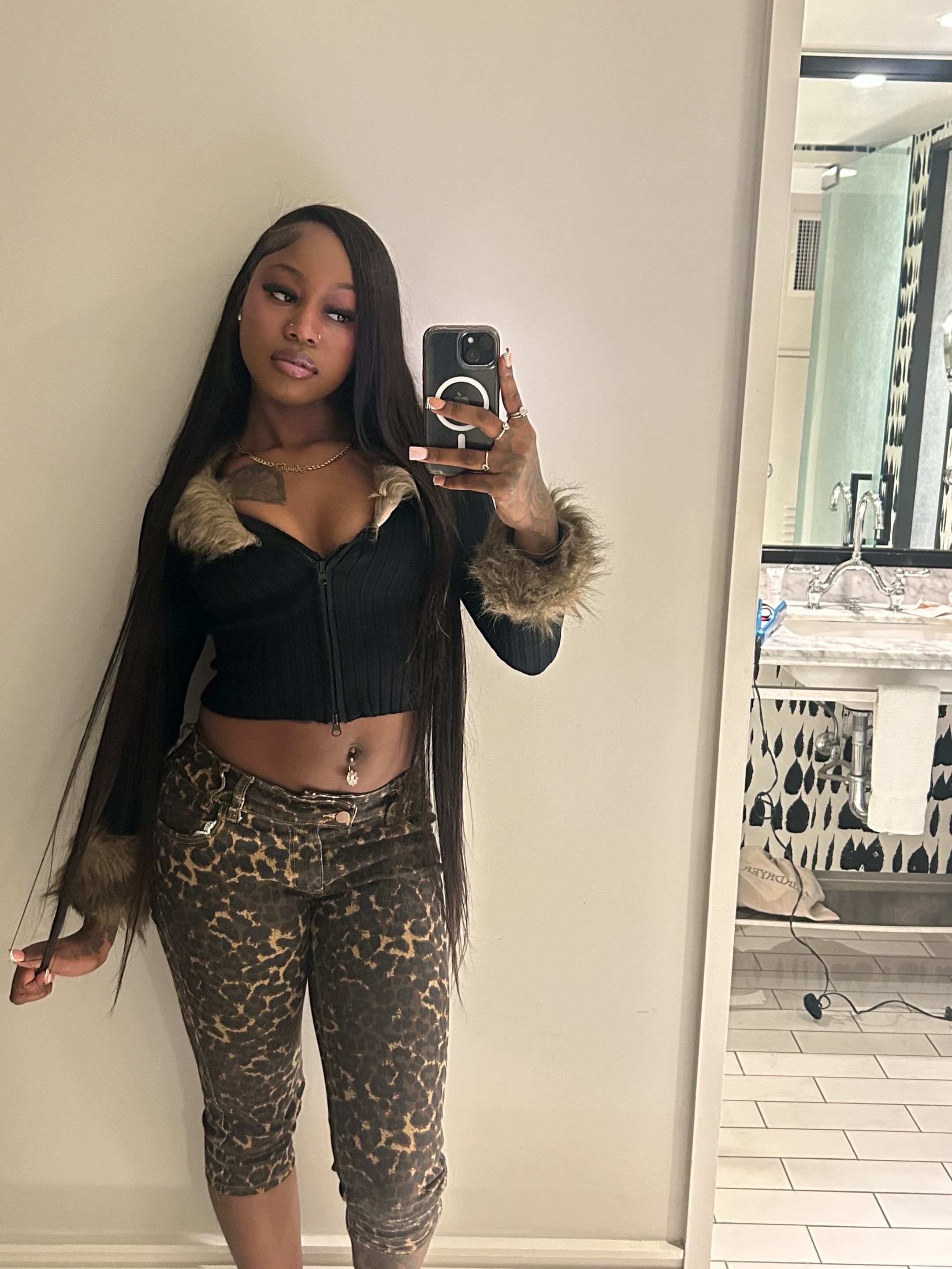@Niya Dior ๐