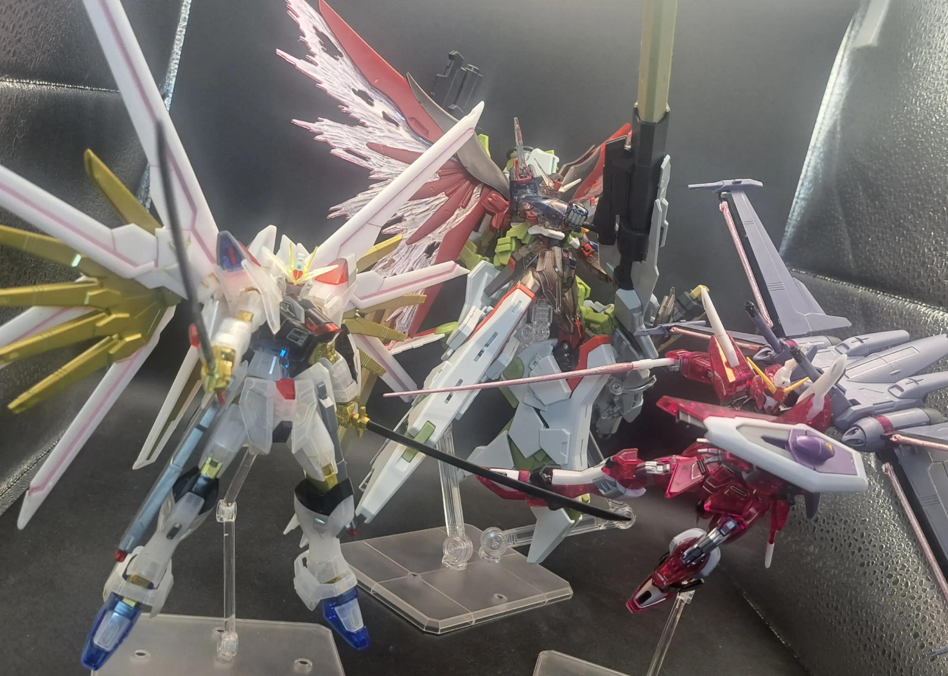 @Mecha Kaiju Red