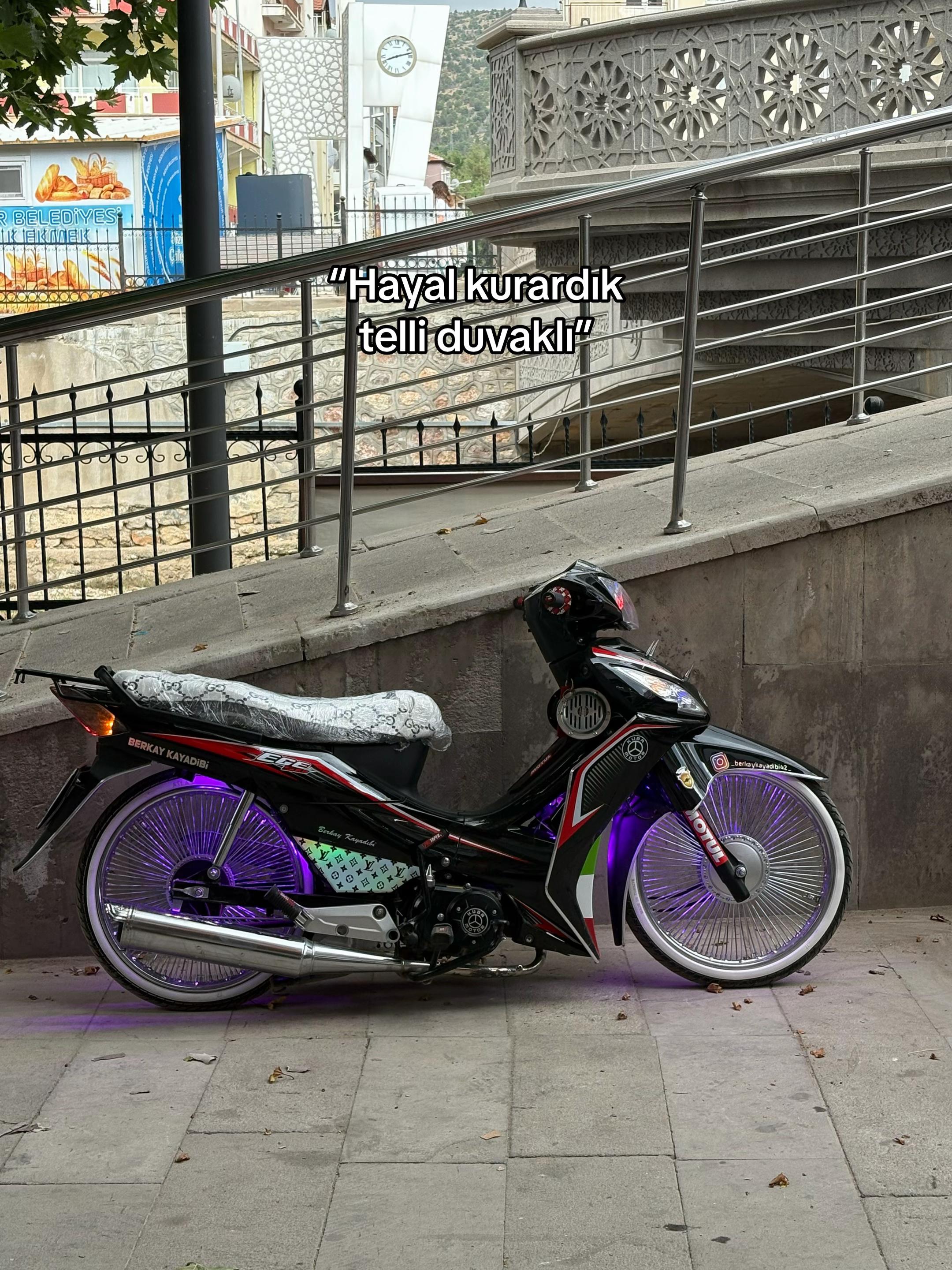 @ℬℰℛ𝒦𝒜𝒴 𝒦𝒜𝒴𝒜𝒟ℐ̇ℬℐ̇