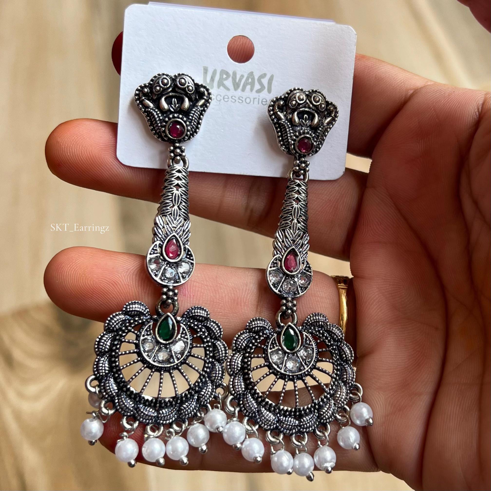 @skt_earringz.lk