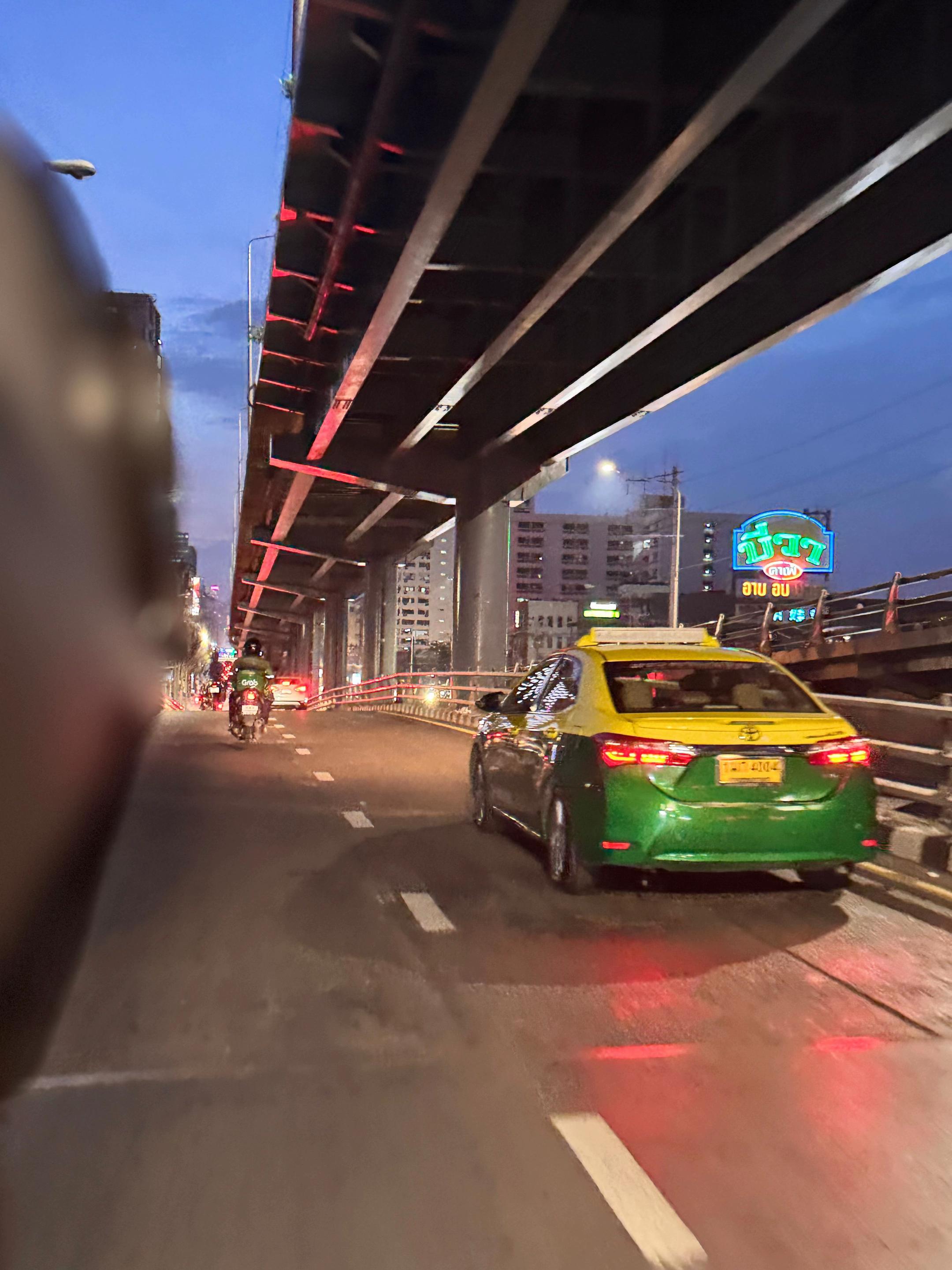 @Hiển