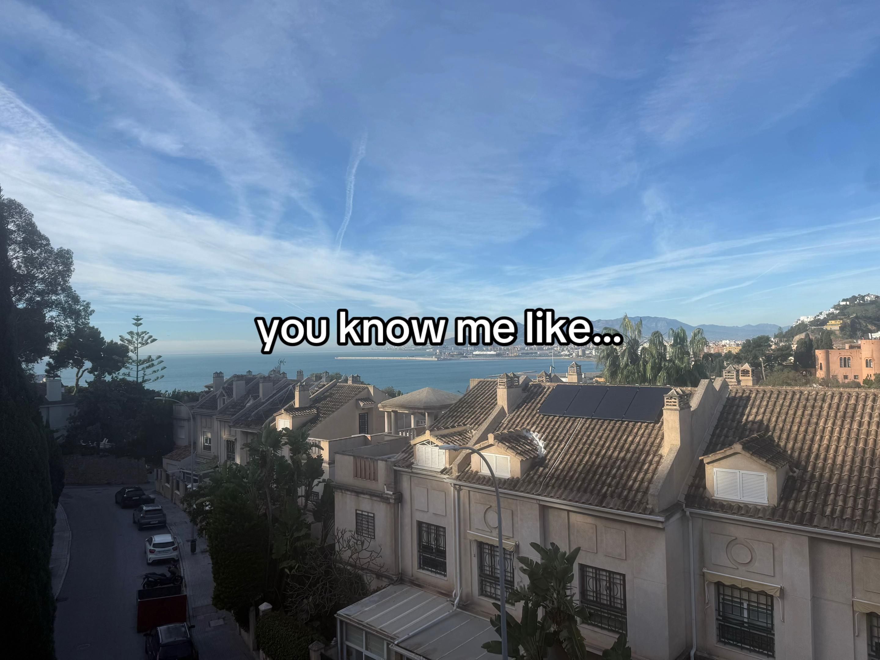 @HYPE BOY (하이프 보이)