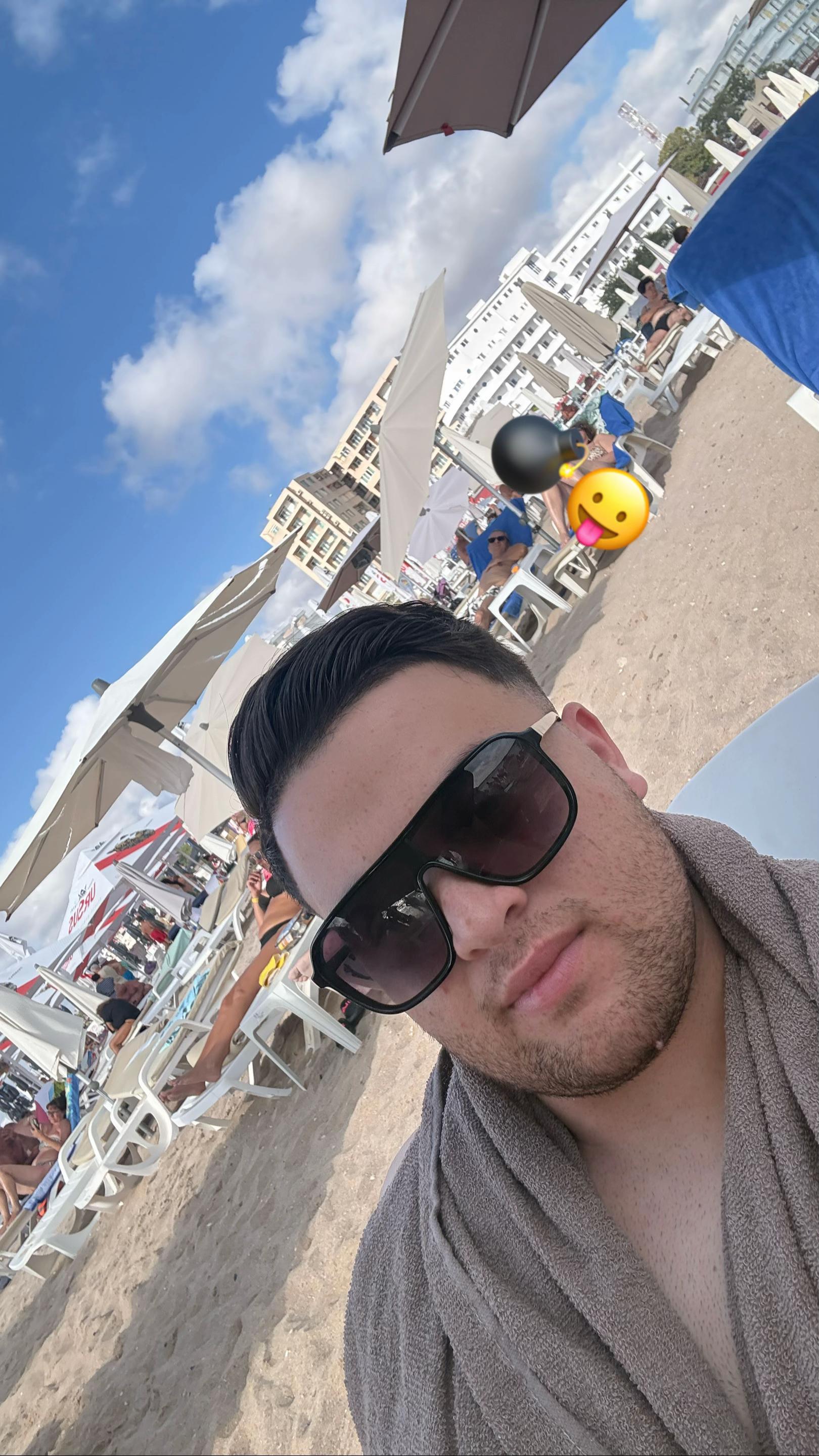 @Manu🎯
