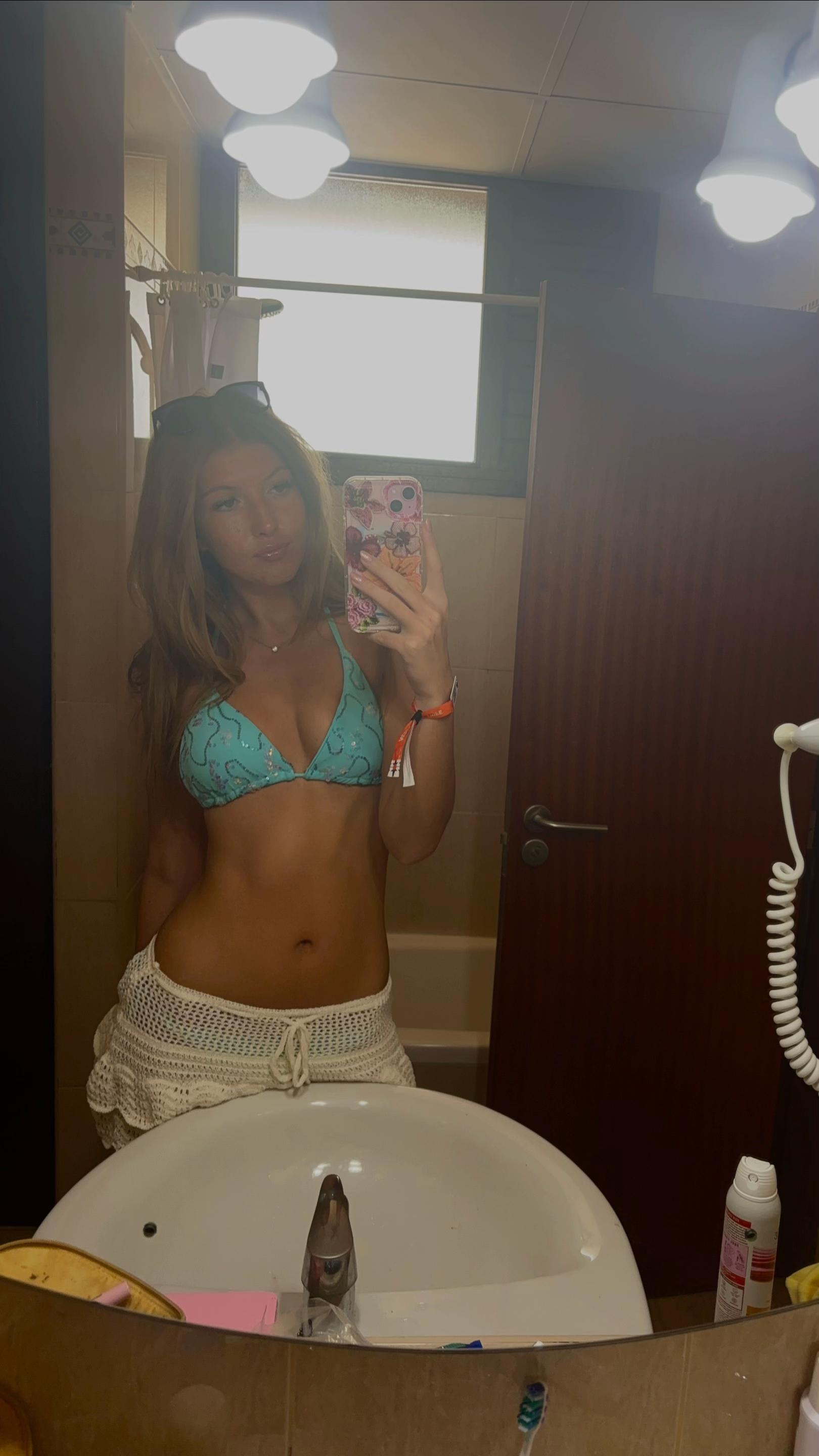 @Ems🍍